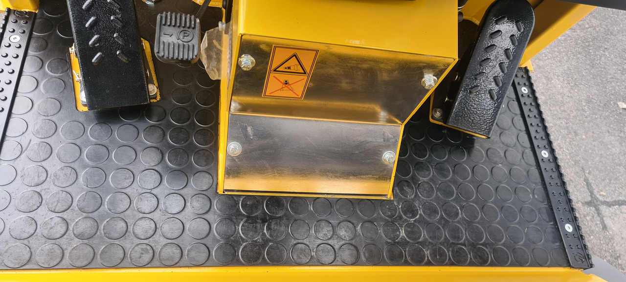 Carregadeira articulada nuevo Eurotrac W11 Radlader Hoflader: foto 12 Carregadeira articulada nuevo Eurotrac W11 Radlader Hoflader: foto 12