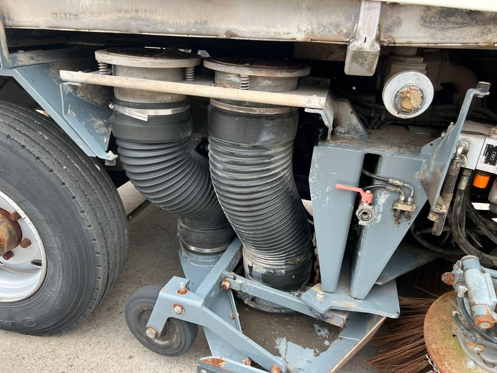 Varredora urbana AEBI MFH 5000 * IVECO MOTOR * KLIMA *: foto 15