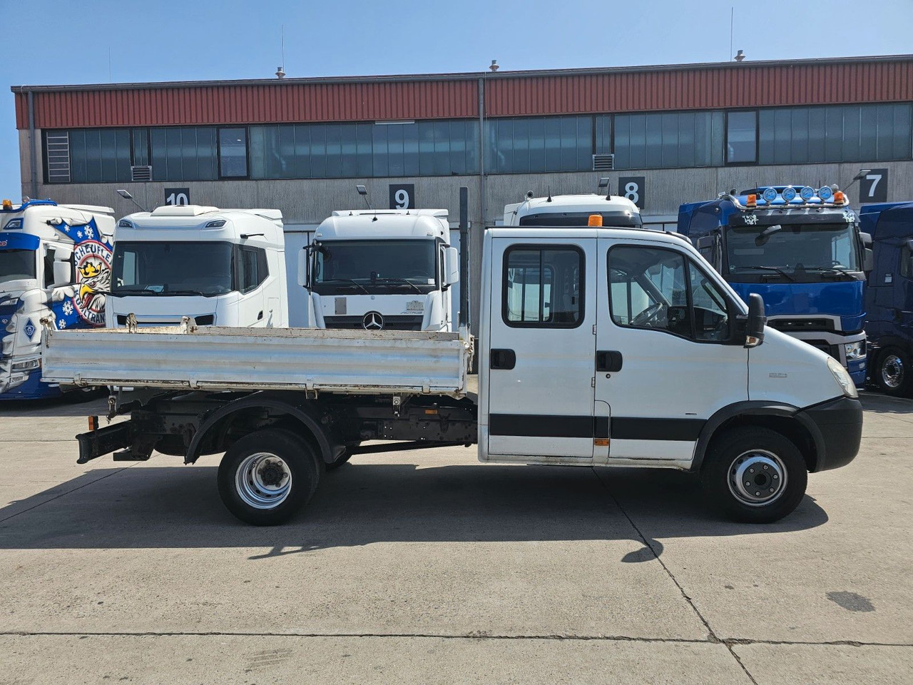 Iveco DAILY * DREISEITENKIPPER * MEILER * STANDHZ - Furgão basculante, Carrinha cabine dupla: foto 4 Iveco DAILY * DREISEITENKIPPER * MEILER * STANDHZ - Furgão basculante, Carrinha cabine dupla: foto 4