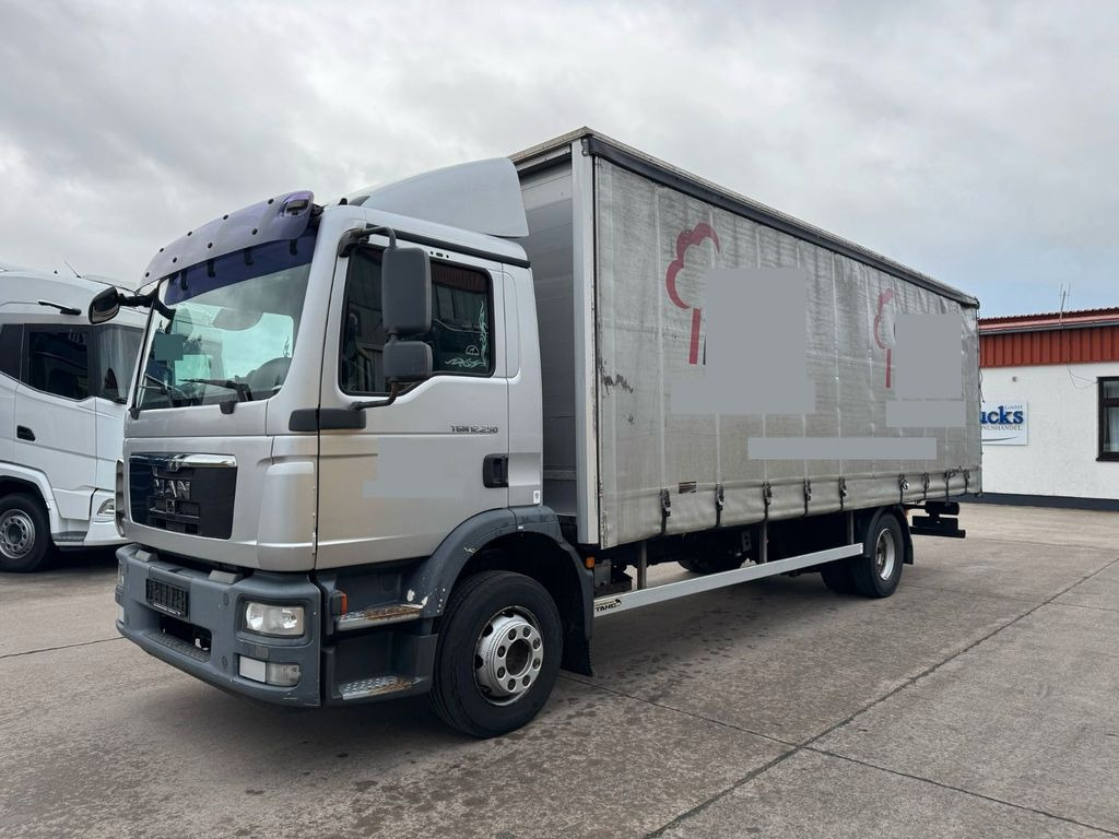 MAN 12.250 * MOTORBREMSE * KLIMA * GELASTET 14.000KG - Caminhão florestal: foto 2 MAN 12.250 * MOTORBREMSE * KLIMA * GELASTET 14.000KG - Caminhão florestal: foto 2