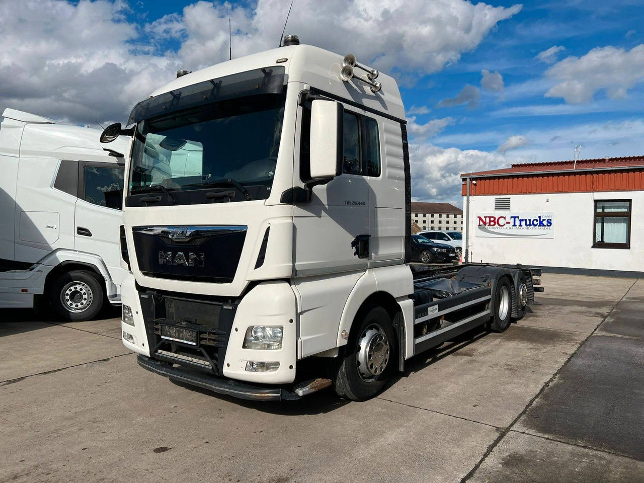 MAN TGX 26.440 * RETARDER * LIFTACHSE * VOLLUFTFED.* - Caminhão chassi: foto 1 MAN TGX 26.440 * RETARDER * LIFTACHSE * VOLLUFTFED.* - Caminhão chassi: foto 1