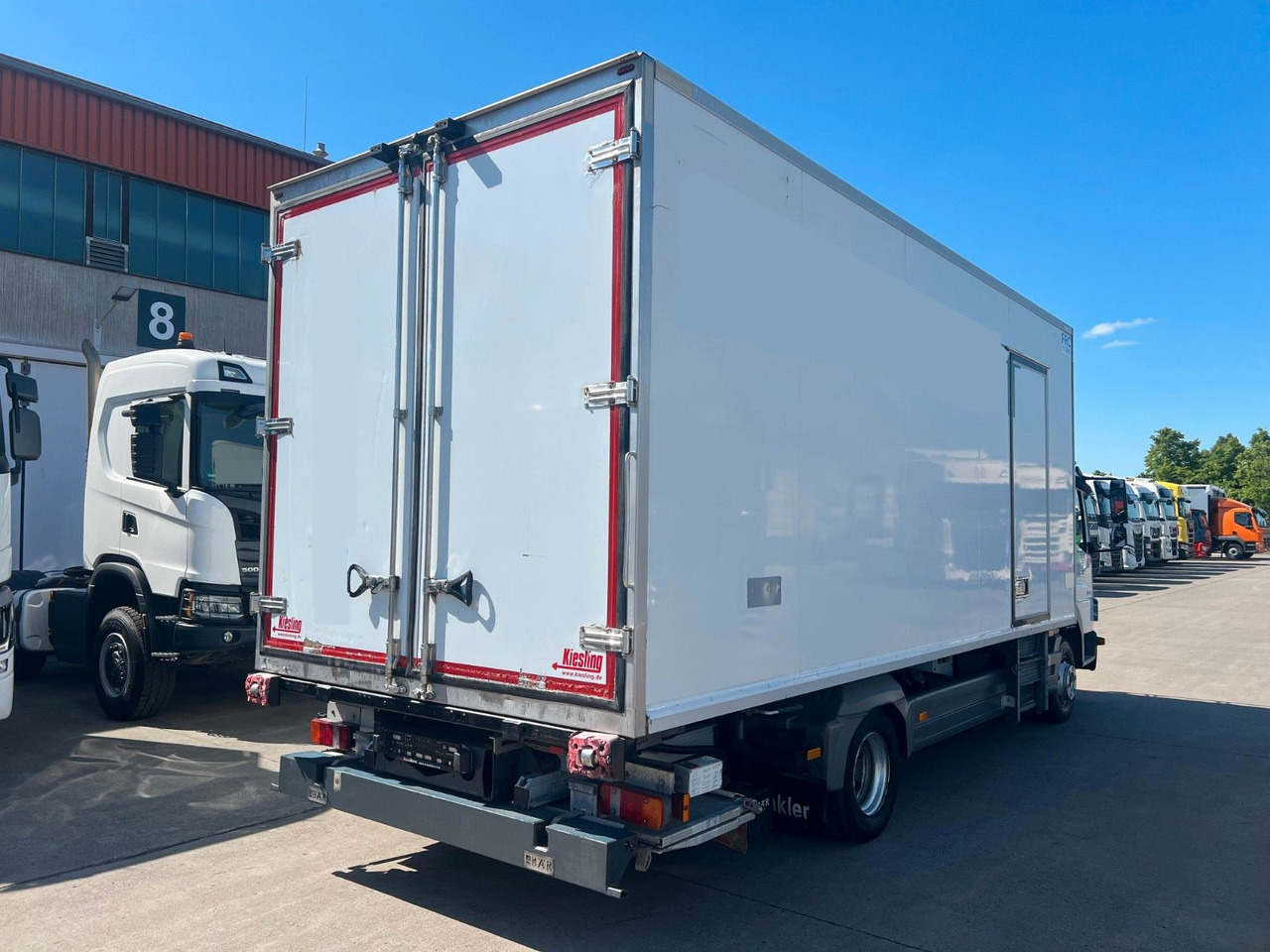 Mercedes-Benz Atego 1224 * KLIMA * THERMO KING * BÄR 1,5t * - Caminhão frigorífico: foto 4 Mercedes-Benz Atego 1224 * KLIMA * THERMO KING * BÄR 1,5t * - Caminhão frigorífico: foto 4