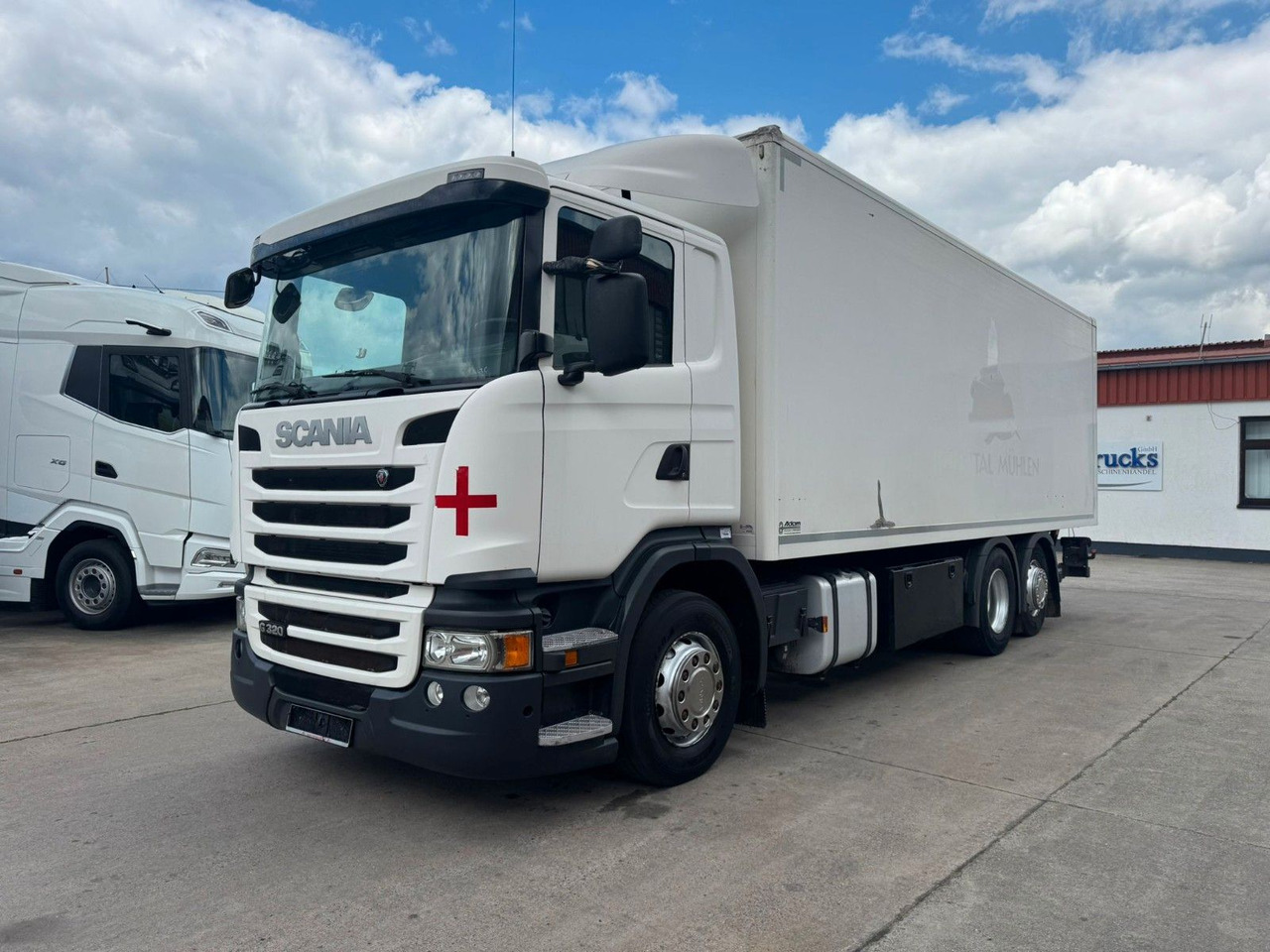 Scania P 380 * KOFFER * LBW 3 TON * LENK / LIFTACHSE * - Caminhão furgão: foto 1 Scania P 380 * KOFFER * LBW 3 TON * LENK / LIFTACHSE * - Caminhão furgão: foto 1