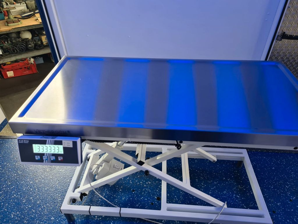 Mercedes-Benz RTW / Tierrettung / Tierarzt / OP Mercedes-Benz RTW / Tierrettung / Tierarzt / OP - Ambulância: foto 4 Mercedes-Benz RTW / Tierrettung / Tierarzt / OP Mercedes-Benz RTW / Tierrettung / Tierarzt / OP - Ambulância: foto 4