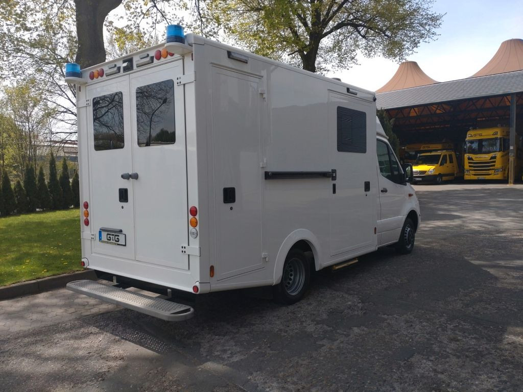 Mercedes-Benz RTW / Tierrettung / Tierarzt / OP Mercedes-Benz RTW / Tierrettung / Tierarzt / OP - Ambulância: foto 2 Mercedes-Benz RTW / Tierrettung / Tierarzt / OP Mercedes-Benz RTW / Tierrettung / Tierarzt / OP - Ambulância: foto 2