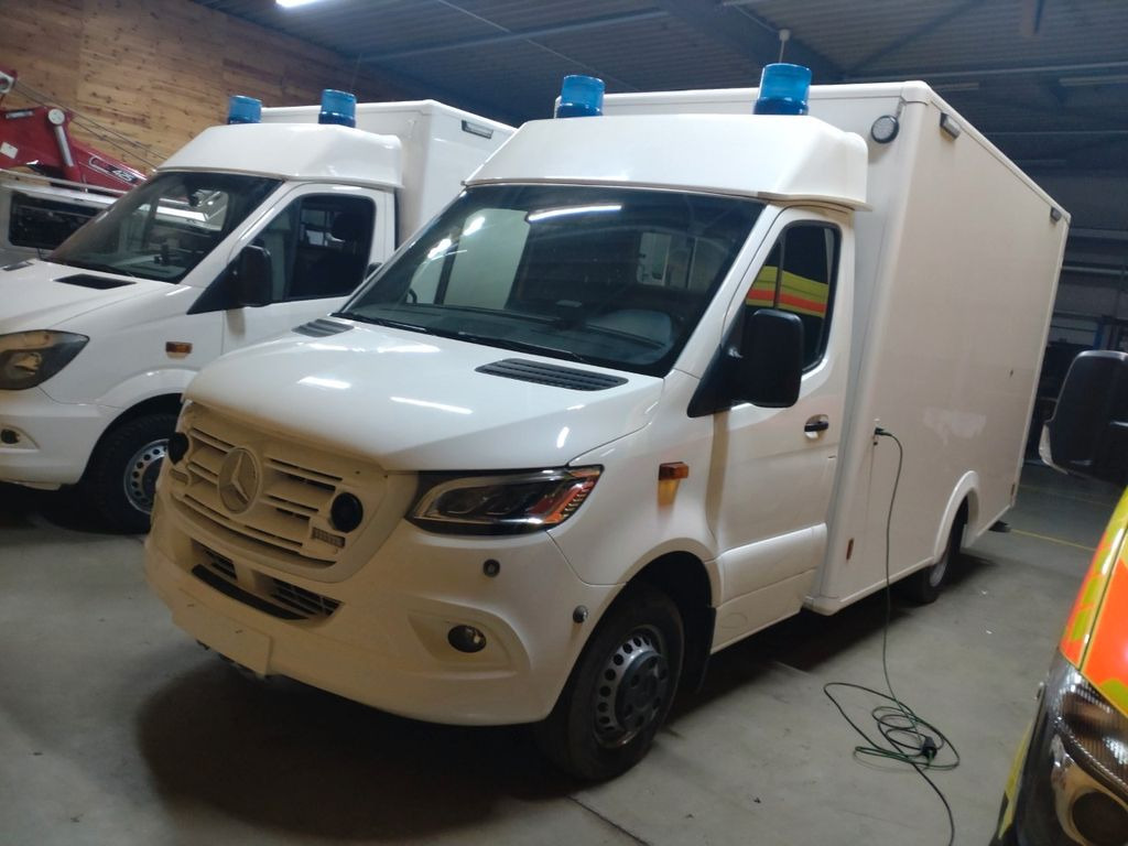 Mercedes-Benz RTW / Tierrettung / Tierarzt / OP Mercedes-Benz RTW / Tierrettung / Tierarzt / OP - Ambulância: foto 1 Mercedes-Benz RTW / Tierrettung / Tierarzt / OP Mercedes-Benz RTW / Tierrettung / Tierarzt / OP - Ambulância: foto 1