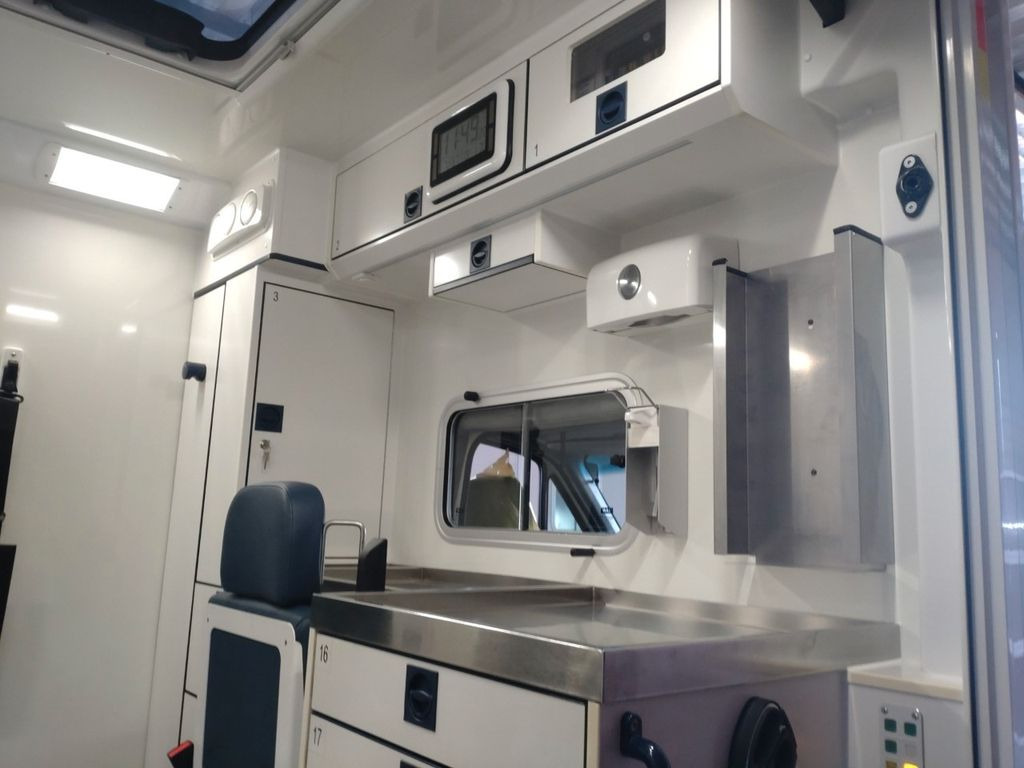Ambulância Mercedes-Benz Sprinter 519 /  ATM 0km  4x on Stock: foto 11
