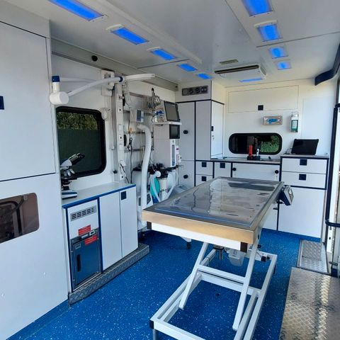 Mercedes-Benz Sprinter 519 Tierarzt Garantie Mercedes-Benz Sprinter 519 Tierarzt Garantie - Ambulância: foto 1 Mercedes-Benz Sprinter 519 Tierarzt Garantie Mercedes-Benz Sprinter 519 Tierarzt Garantie - Ambulância: foto 1