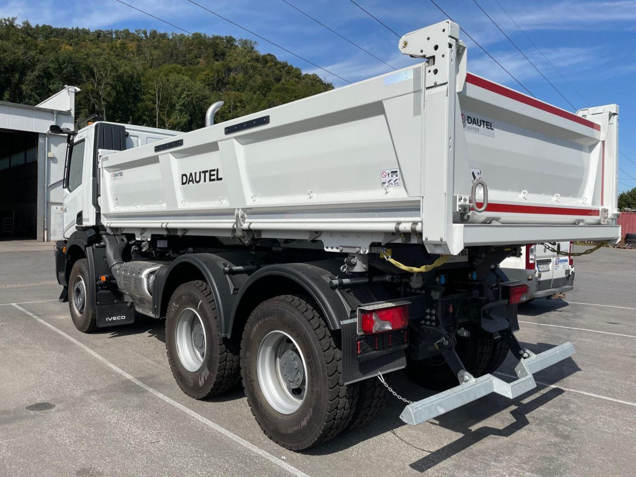 Iveco X-Way AD300X54Z HR OFF - Caminhão basculante: foto 5 Iveco X-Way AD300X54Z HR OFF - Caminhão basculante: foto 5