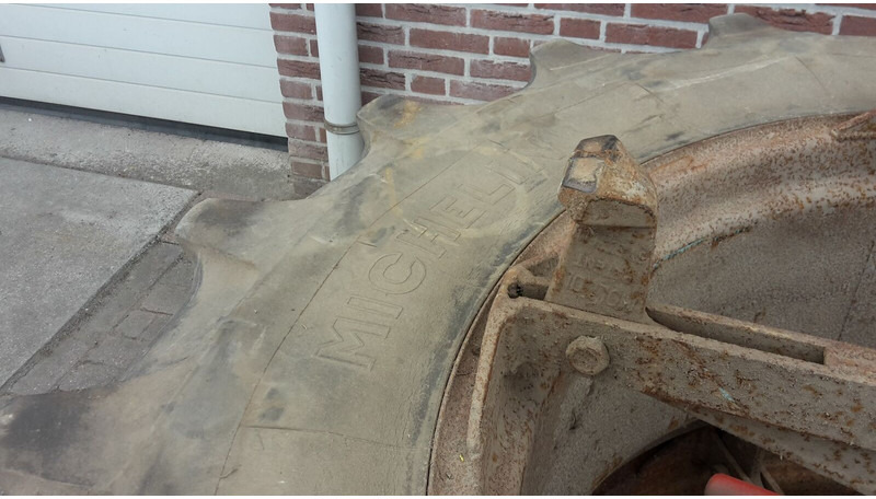 Dubbellucht 34 inch - Jantes e pneus: foto 4 Dubbellucht 34 inch - Jantes e pneus: foto 4