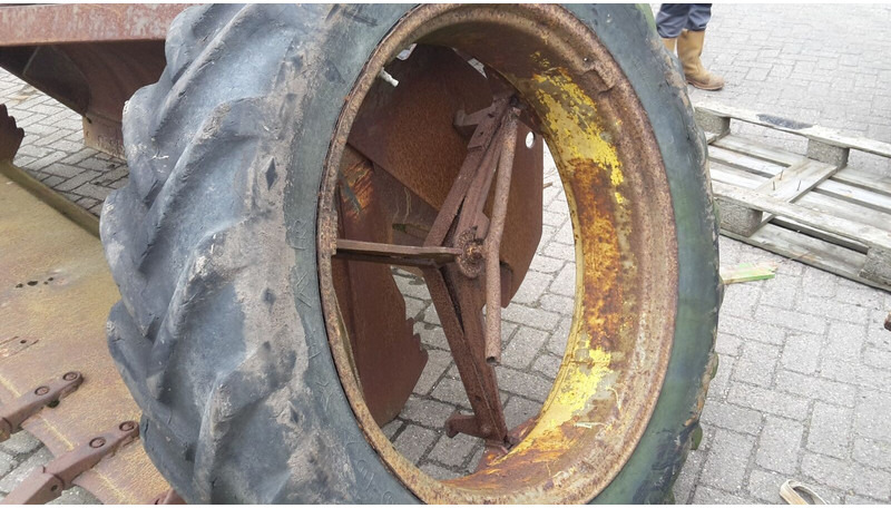 Goodyear - Jantes e pneus: foto 1 Goodyear - Jantes e pneus: foto 1