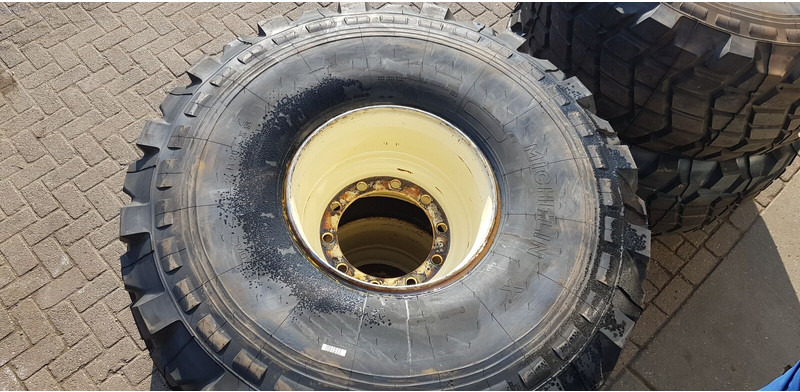 Michelin 24 20.5 xs - Jantes e pneus: foto 2 Michelin 24 20.5 xs - Jantes e pneus: foto 2