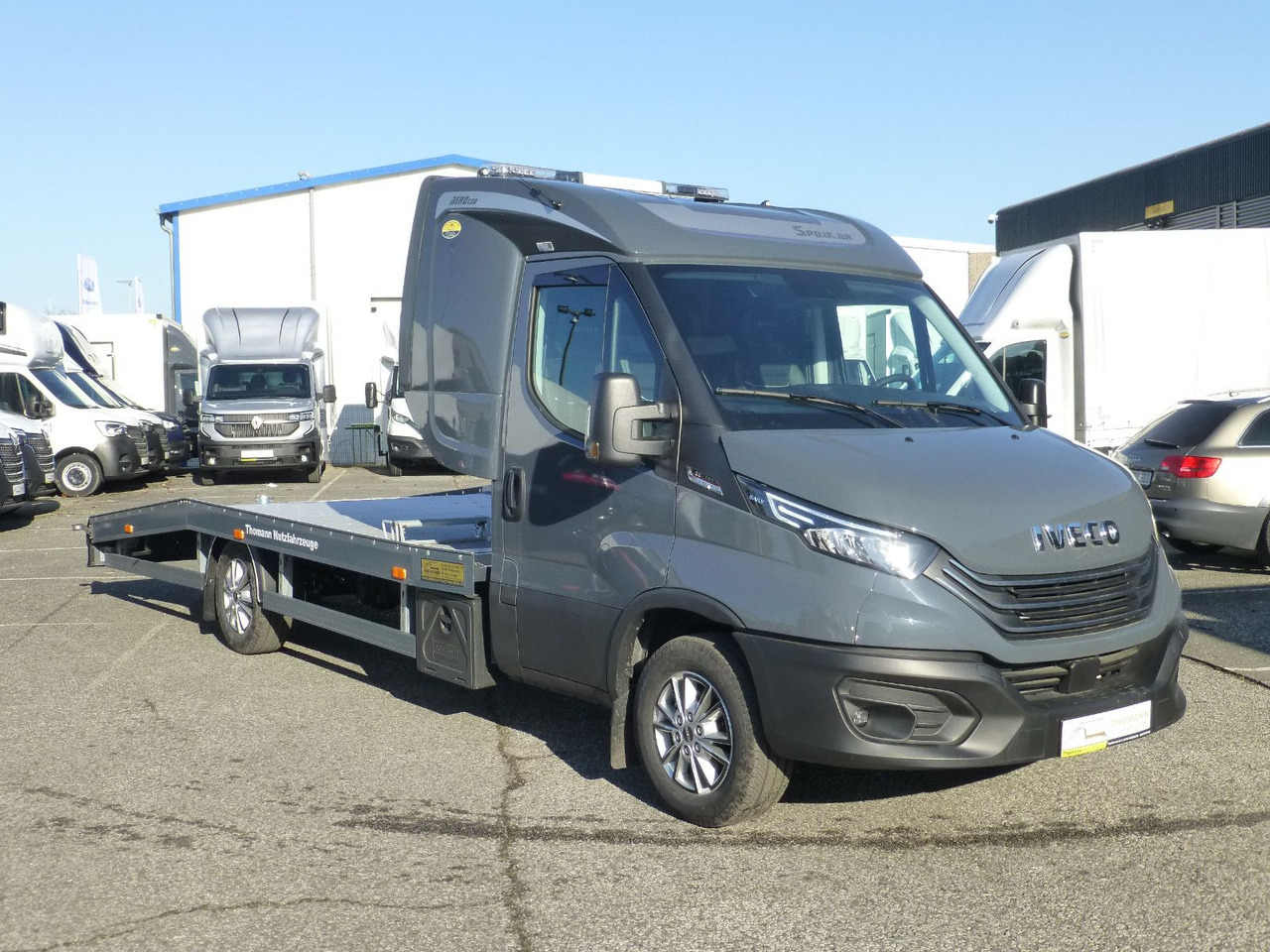 Iveco Daily 35S18 Autotransporter NAVI Schlafkabine - Caminhão reboque: foto 2 Iveco Daily 35S18 Autotransporter NAVI Schlafkabine - Caminhão reboque: foto 2