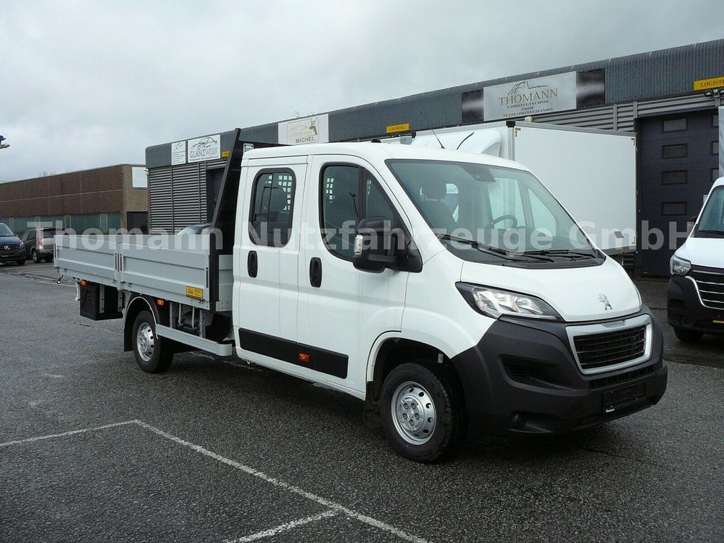 Peugeot Boxer Pritsche 7 Sitzer Klimaaut. Luftfederung - Furgão caixa aberta, Carrinha cabine dupla: foto 1 Peugeot Boxer Pritsche 7 Sitzer Klimaaut. Luftfederung - Furgão caixa aberta, Carrinha cabine dupla: foto 1