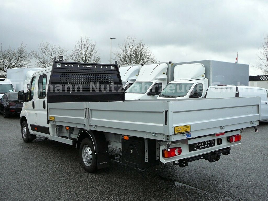 Peugeot Boxer Pritsche 7 Sitzer Klimaaut. Luftfederung - Furgão caixa aberta, Carrinha cabine dupla: foto 5 Peugeot Boxer Pritsche 7 Sitzer Klimaaut. Luftfederung - Furgão caixa aberta, Carrinha cabine dupla: foto 5