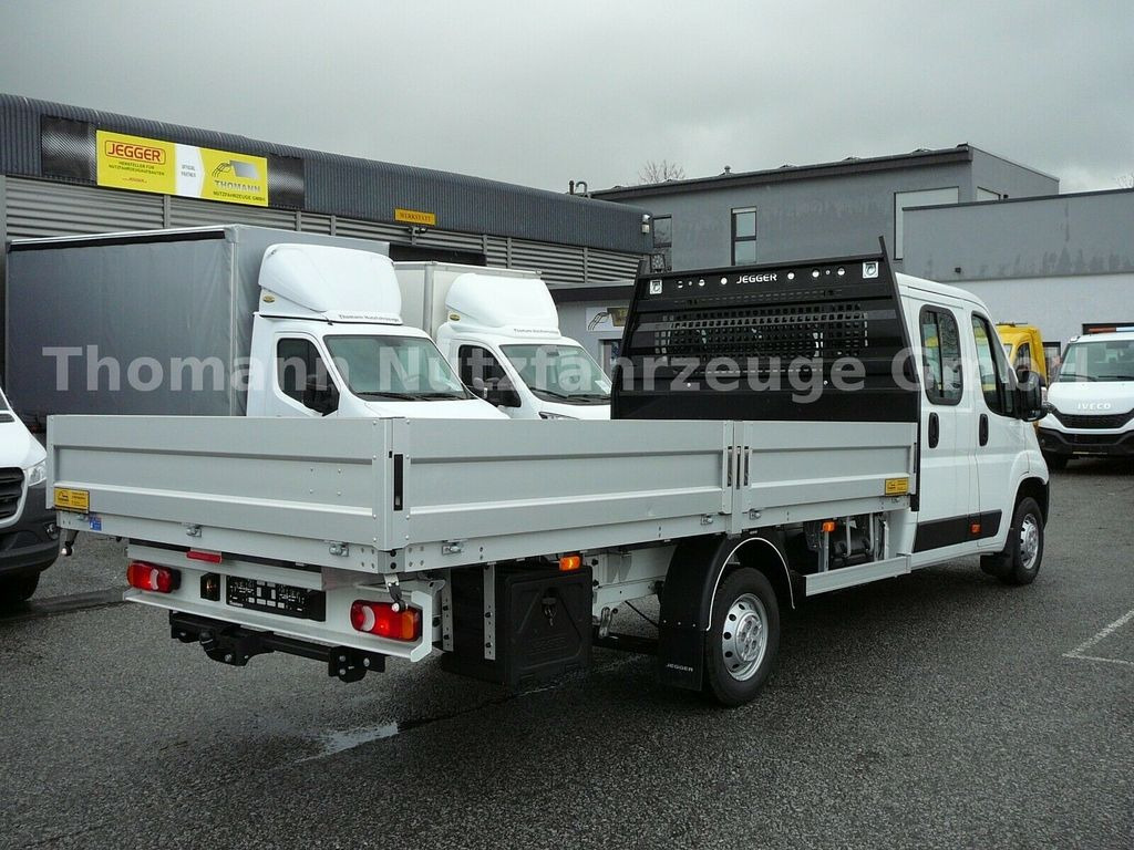 Peugeot Boxer Pritsche 7 Sitzer Klimaaut. Luftfederung - Furgão caixa aberta, Carrinha cabine dupla: foto 4 Peugeot Boxer Pritsche 7 Sitzer Klimaaut. Luftfederung - Furgão caixa aberta, Carrinha cabine dupla: foto 4