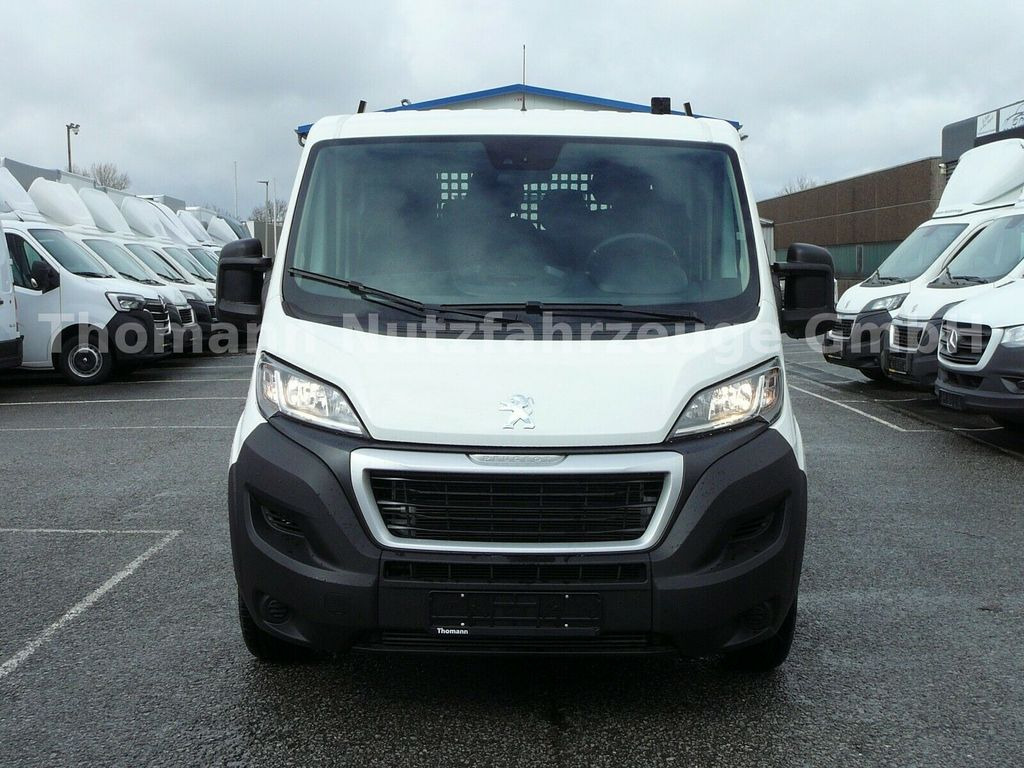 Peugeot Boxer Pritsche 7 Sitzer Klimaaut. Luftfederung - Furgão caixa aberta, Carrinha cabine dupla: foto 3 Peugeot Boxer Pritsche 7 Sitzer Klimaaut. Luftfederung - Furgão caixa aberta, Carrinha cabine dupla: foto 3