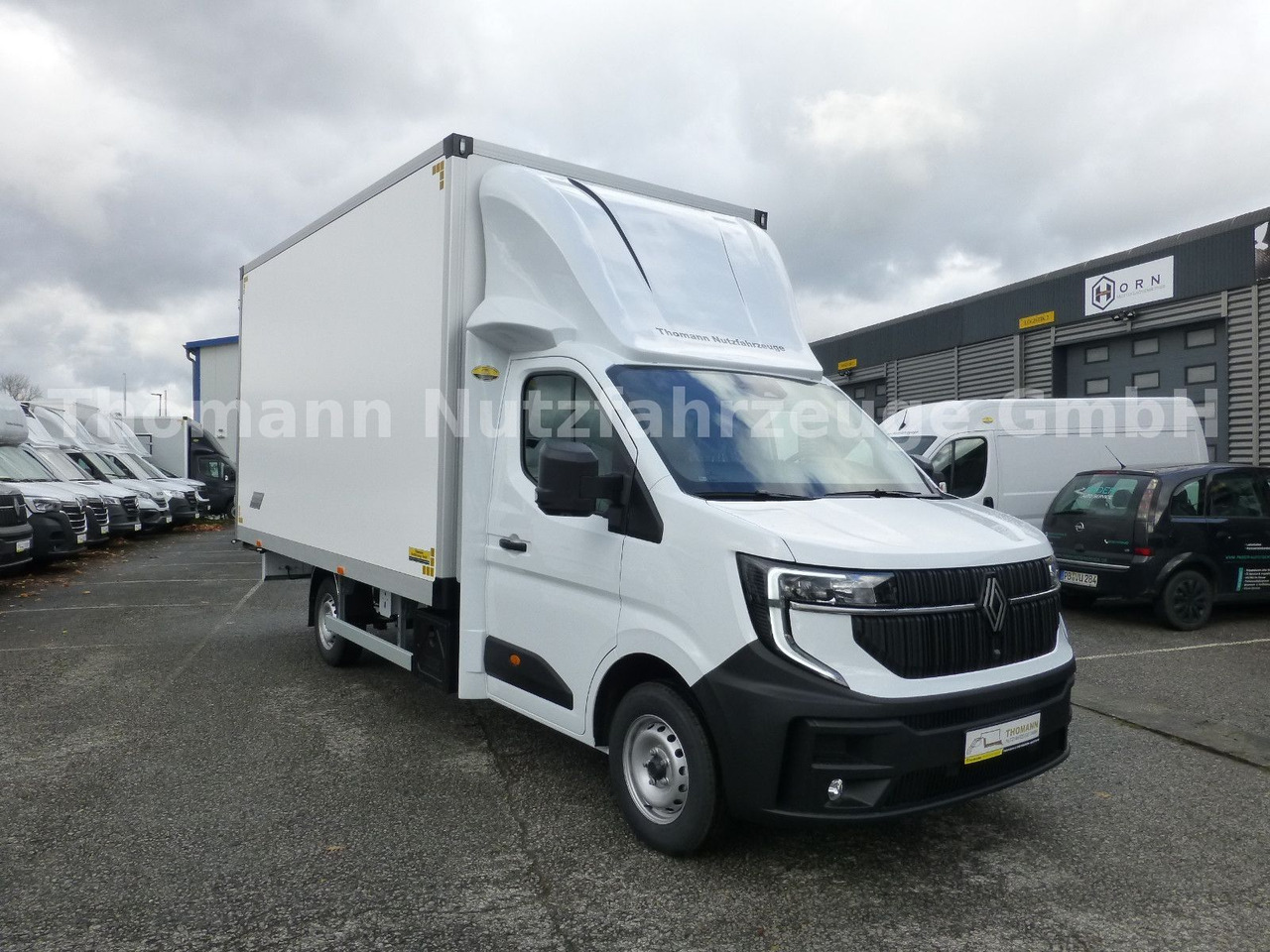 Renault NEW Master 2025 Koffer Türen Möbelkoffer - Carrinha de contentor: foto 1 Renault NEW Master 2025 Koffer Türen Möbelkoffer - Carrinha de contentor: foto 1