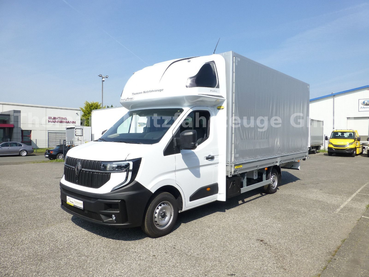 Renault NEW Master Pritsche Plane Schlafkabine - Furgão de toldo: foto 1 Renault NEW Master Pritsche Plane Schlafkabine - Furgão de toldo: foto 1