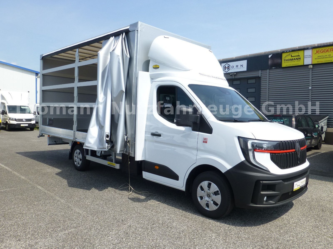 Renault NEW Master Pritsche Plane Vollalu - Furgão de toldo: foto 1 Renault NEW Master Pritsche Plane Vollalu - Furgão de toldo: foto 1