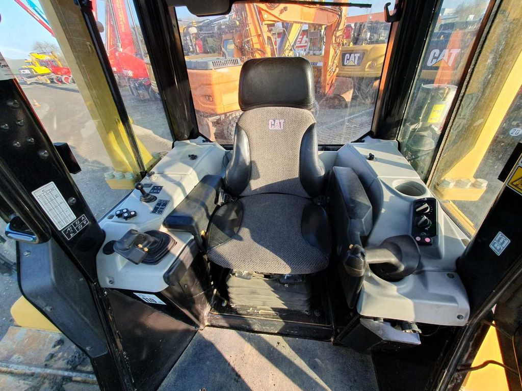 Locação de CAT D6N LGP / 7.374h / 6-Wege Klappschild / Bj: 2017  CAT D6N LGP / 7.374h / 6-Wege Klappschild / Bj: 2017: foto 11