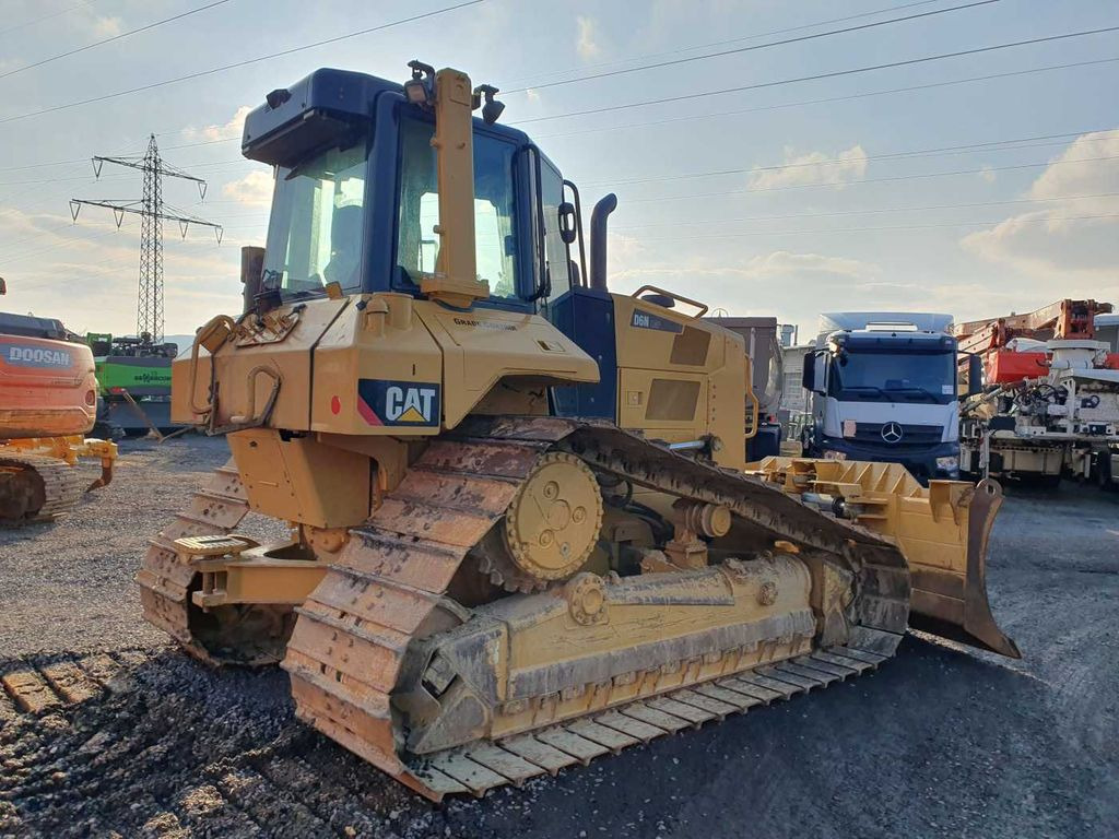Locação de CAT D6N LGP / 7.374h / 6-Wege Klappschild / Bj: 2017  CAT D6N LGP / 7.374h / 6-Wege Klappschild / Bj: 2017: foto 7
