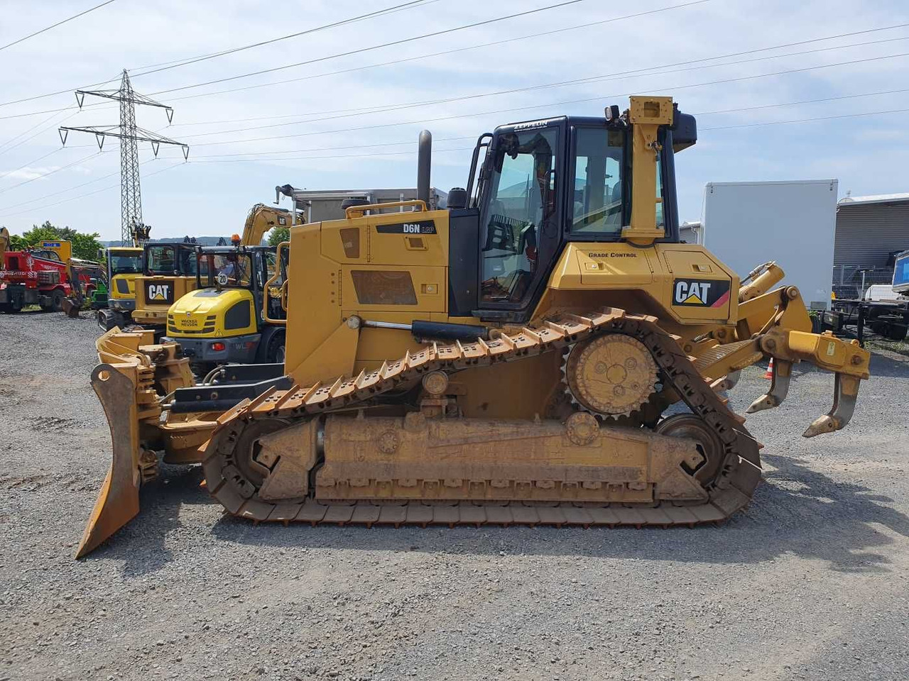 CAT D6N LGP / 8.524h / Klappschild / Ripper - Buldôzer: foto 2 CAT D6N LGP / 8.524h / Klappschild / Ripper - Buldôzer: foto 2