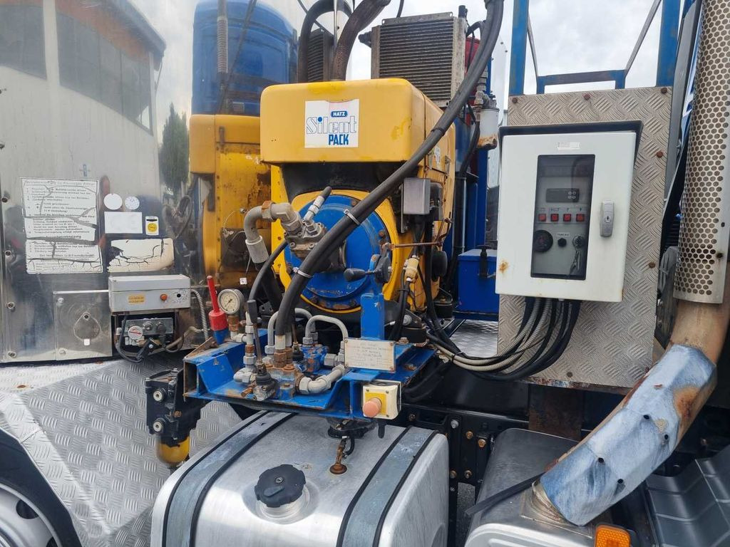 Caminhão MAN TGA 26.400 6x2/4 Asphaltkocher GTK: foto 10 Caminhão MAN TGA 26.400 6x2/4 Asphaltkocher GTK: foto 10