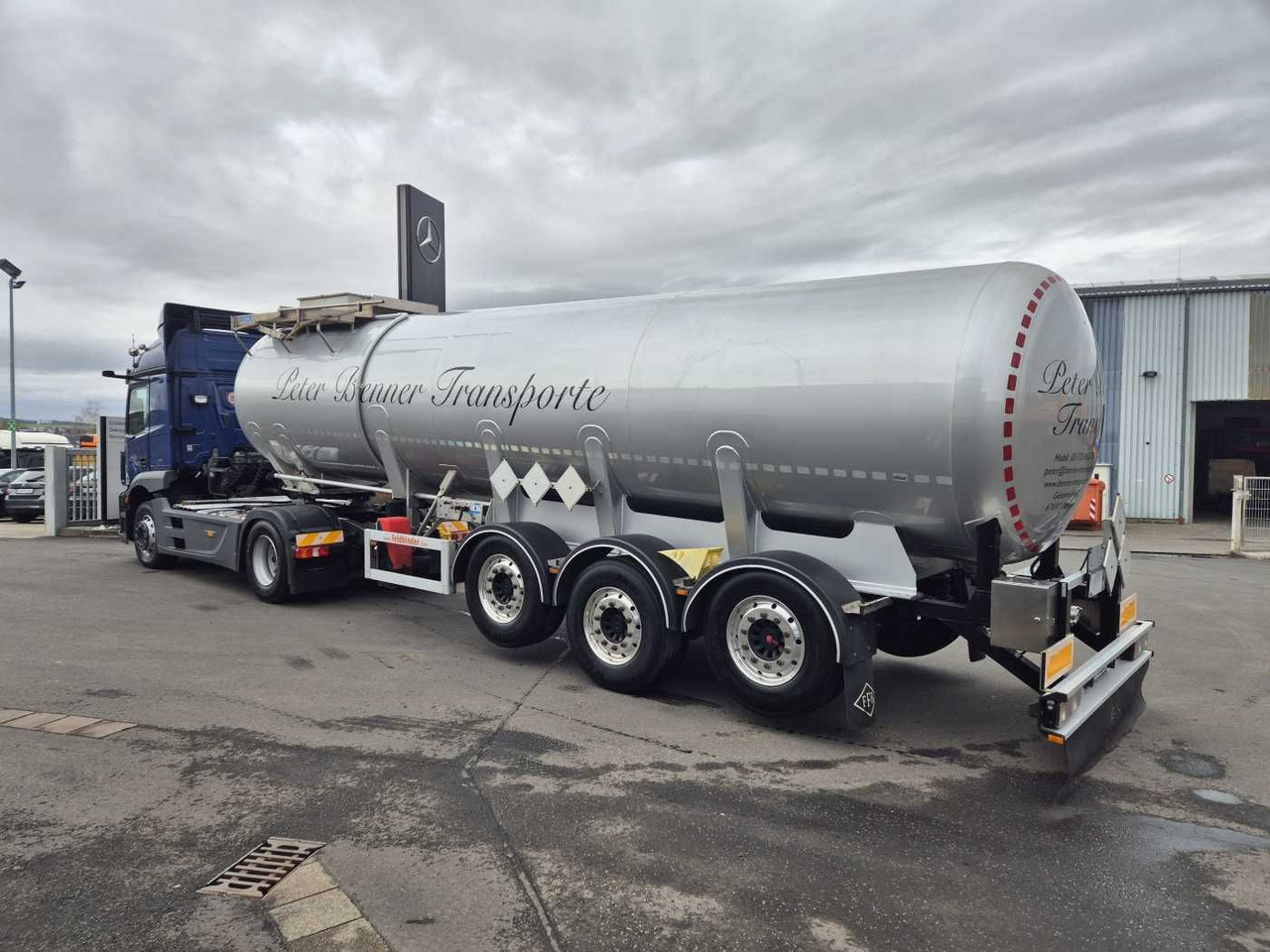 Feldbinder TSA 30.3 Gefahrgut ADR, 1 Kammer 30.000 Liter - Semirreboque tanque: foto 4 Feldbinder TSA 30.3 Gefahrgut ADR, 1 Kammer 30.000 Liter - Semirreboque tanque: foto 4