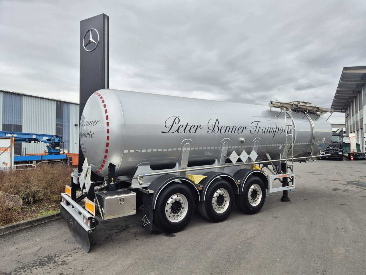 Feldbinder TSA 30.3 Gefahrgut ADR, 1 Kammer 30.000 Liter - Semirreboque tanque: foto 3 Feldbinder TSA 30.3 Gefahrgut ADR, 1 Kammer 30.000 Liter - Semirreboque tanque: foto 3
