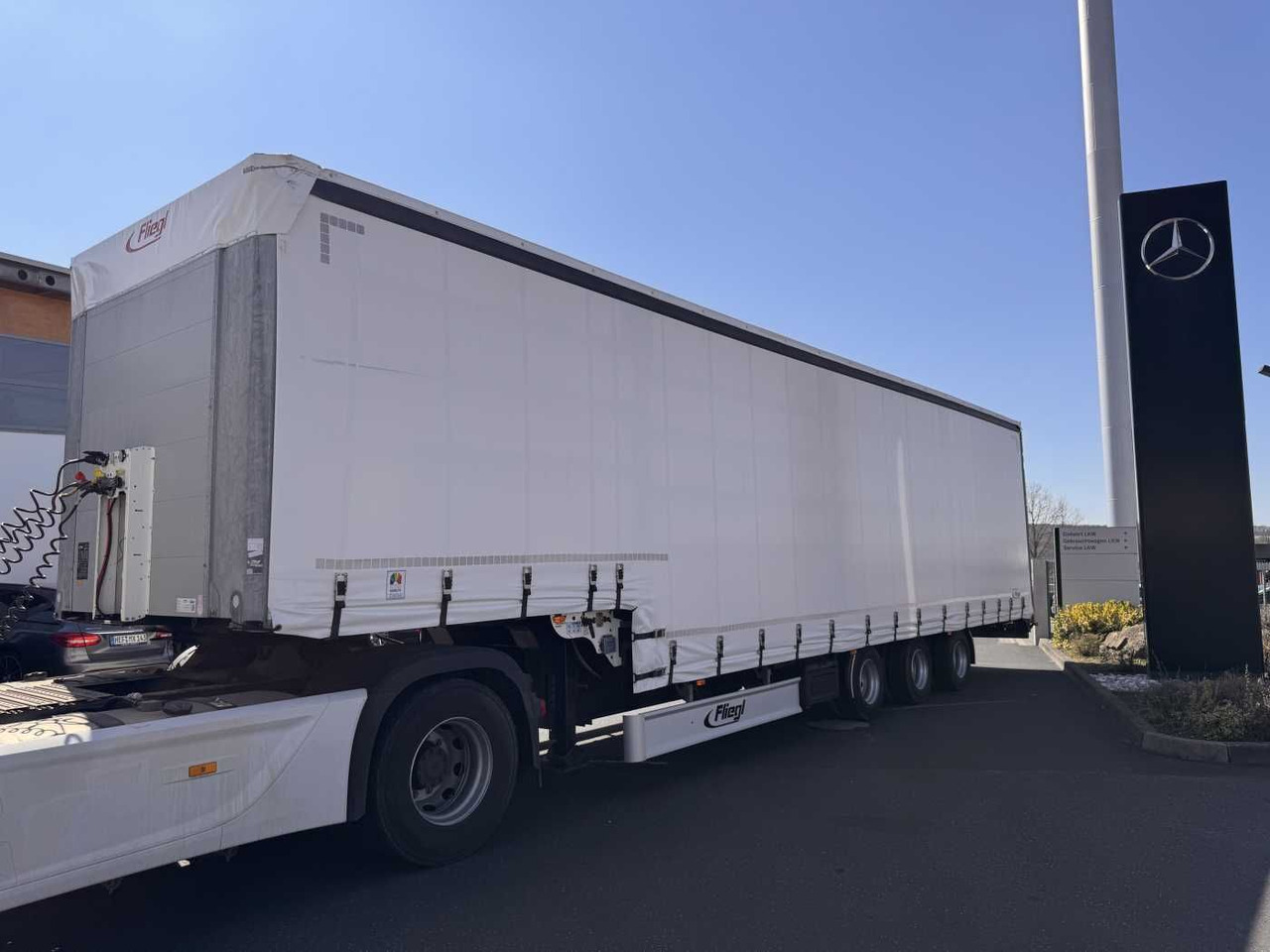 Fliegl SDS 350 Schiebeplane+Verdeck XL SAF 20.900Km - Semi-reboque de lona: foto 1 Fliegl SDS 350 Schiebeplane+Verdeck XL SAF 20.900Km - Semi-reboque de lona: foto 1