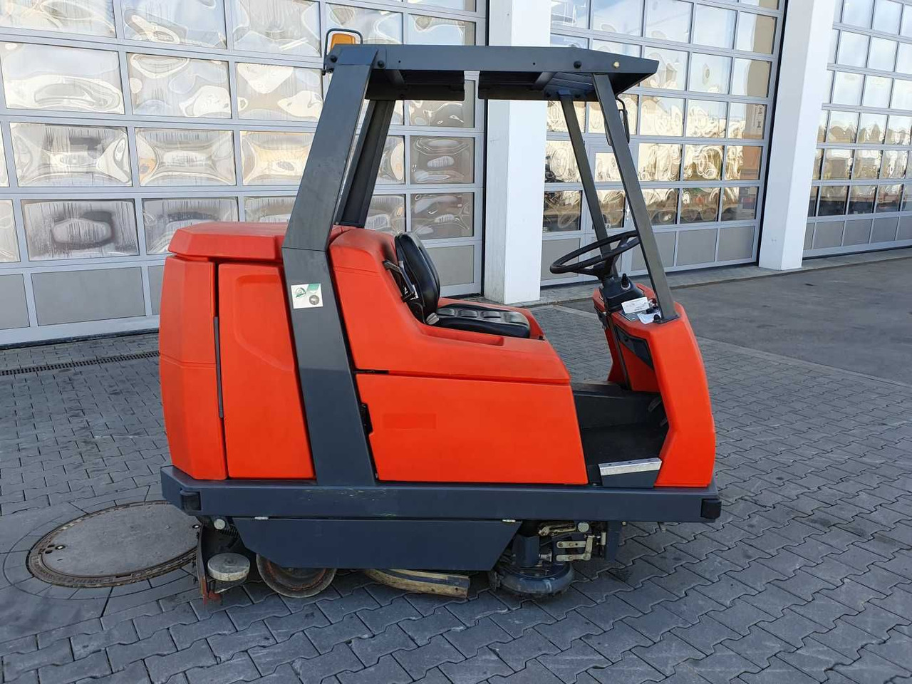 Hakomatic B 1100 / nur 704h! / 2006 - Lavadora aspiradora de pavimentos: foto 3 Hakomatic B 1100 / nur 704h! / 2006 - Lavadora aspiradora de pavimentos: foto 3
