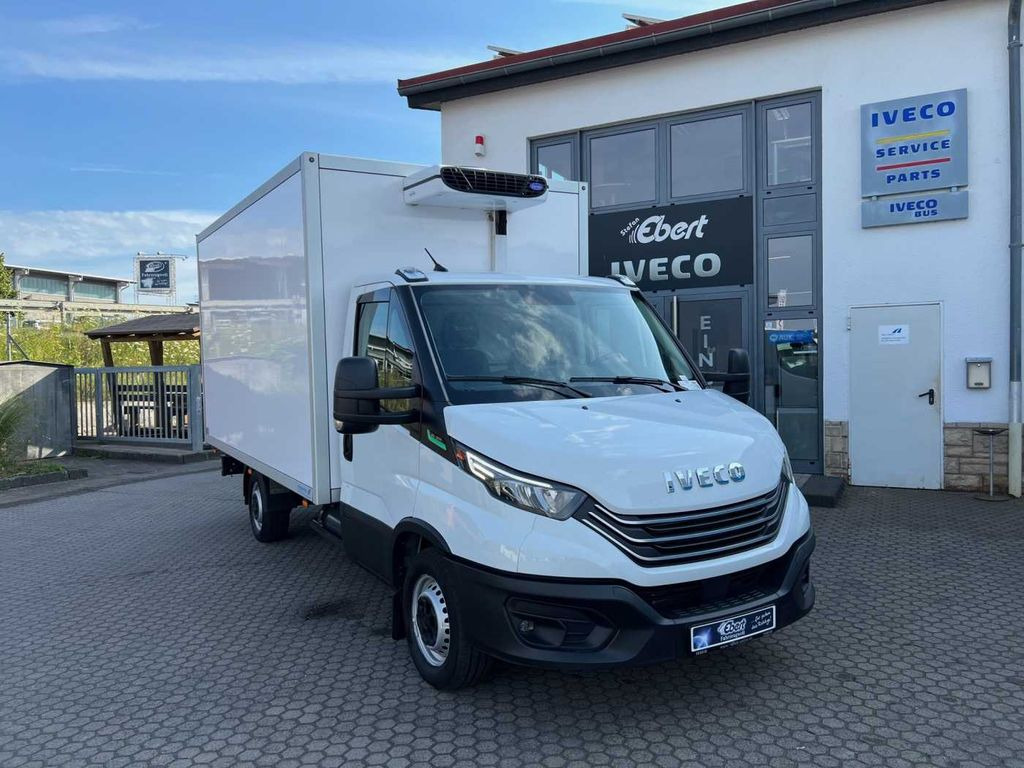 Iveco 35S14 A8 CNG Koffer *3-Sitze*Klima*Automatik* Iveco 35S14 A8 CNG Koffer *3-Sitze*Klima*Automatik* - Carrinha frigorífica: foto 1 Iveco 35S14 A8 CNG Koffer *3-Sitze*Klima*Automatik* Iveco 35S14 A8 CNG Koffer *3-Sitze*Klima*Automatik* - Carrinha frigorífica: foto 1