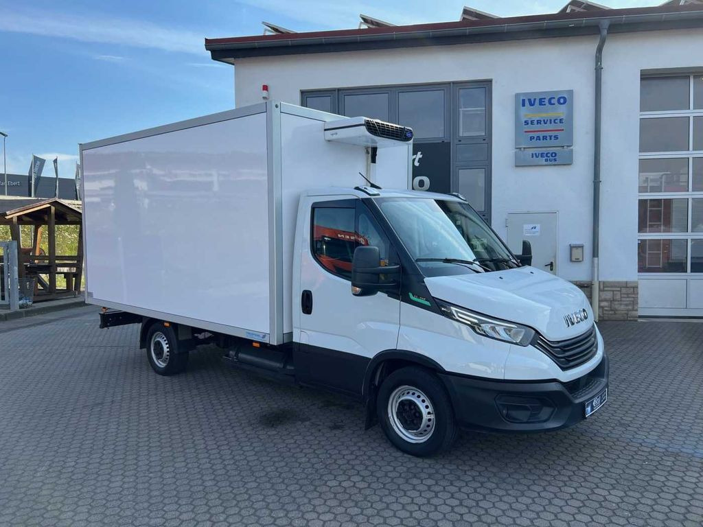 Iveco 35S14 A8 CNG Koffer *3-Sitze*Klima*Automatik* Iveco 35S14 A8 CNG Koffer *3-Sitze*Klima*Automatik* - Carrinha frigorífica: foto 2 Iveco 35S14 A8 CNG Koffer *3-Sitze*Klima*Automatik* Iveco 35S14 A8 CNG Koffer *3-Sitze*Klima*Automatik* - Carrinha frigorífica: foto 2