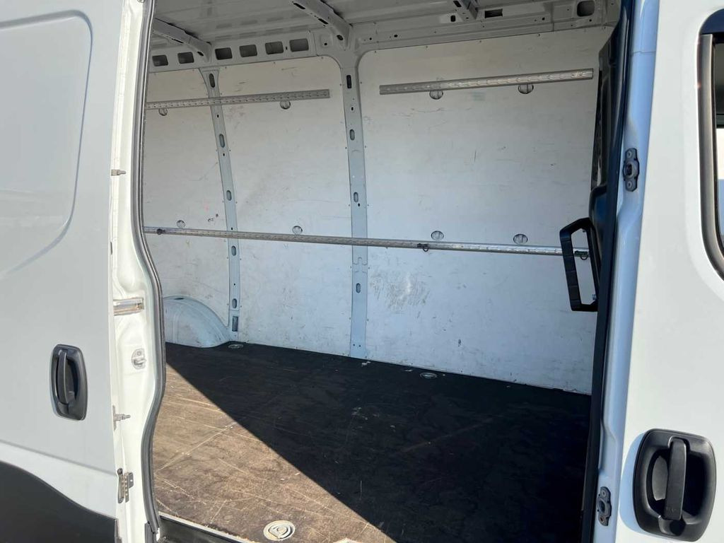 Iveco Daily 35 S 16 V *Klima*L4.100mm* - Furgão: foto 5 Iveco Daily 35 S 16 V *Klima*L4.100mm* - Furgão: foto 5