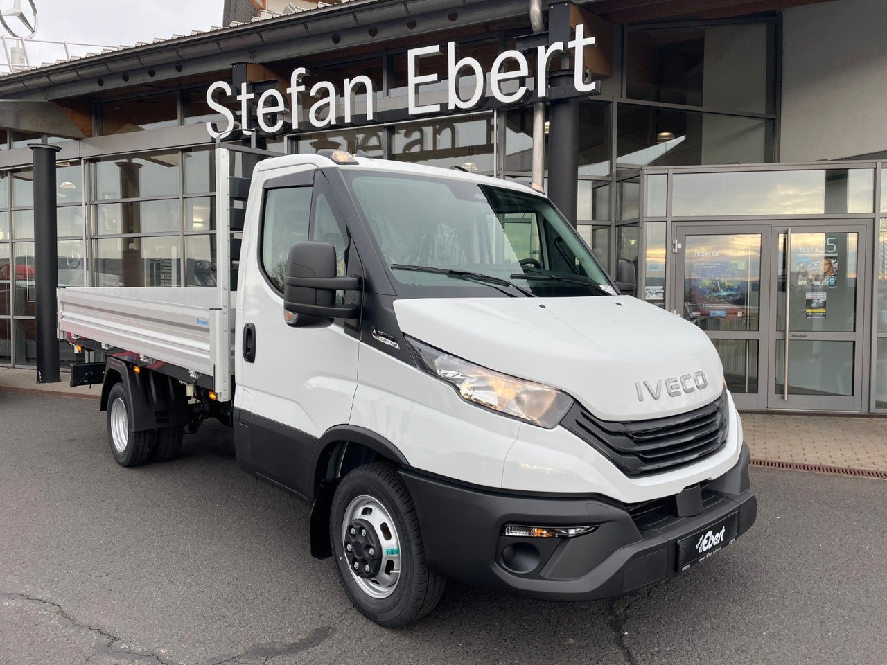 Iveco Daily 35C14 A8 *R3.450mm*Automatik* 7x vorhanden - Furgão basculante: foto 2 Iveco Daily 35C14 A8 *R3.450mm*Automatik* 7x vorhanden - Furgão basculante: foto 2