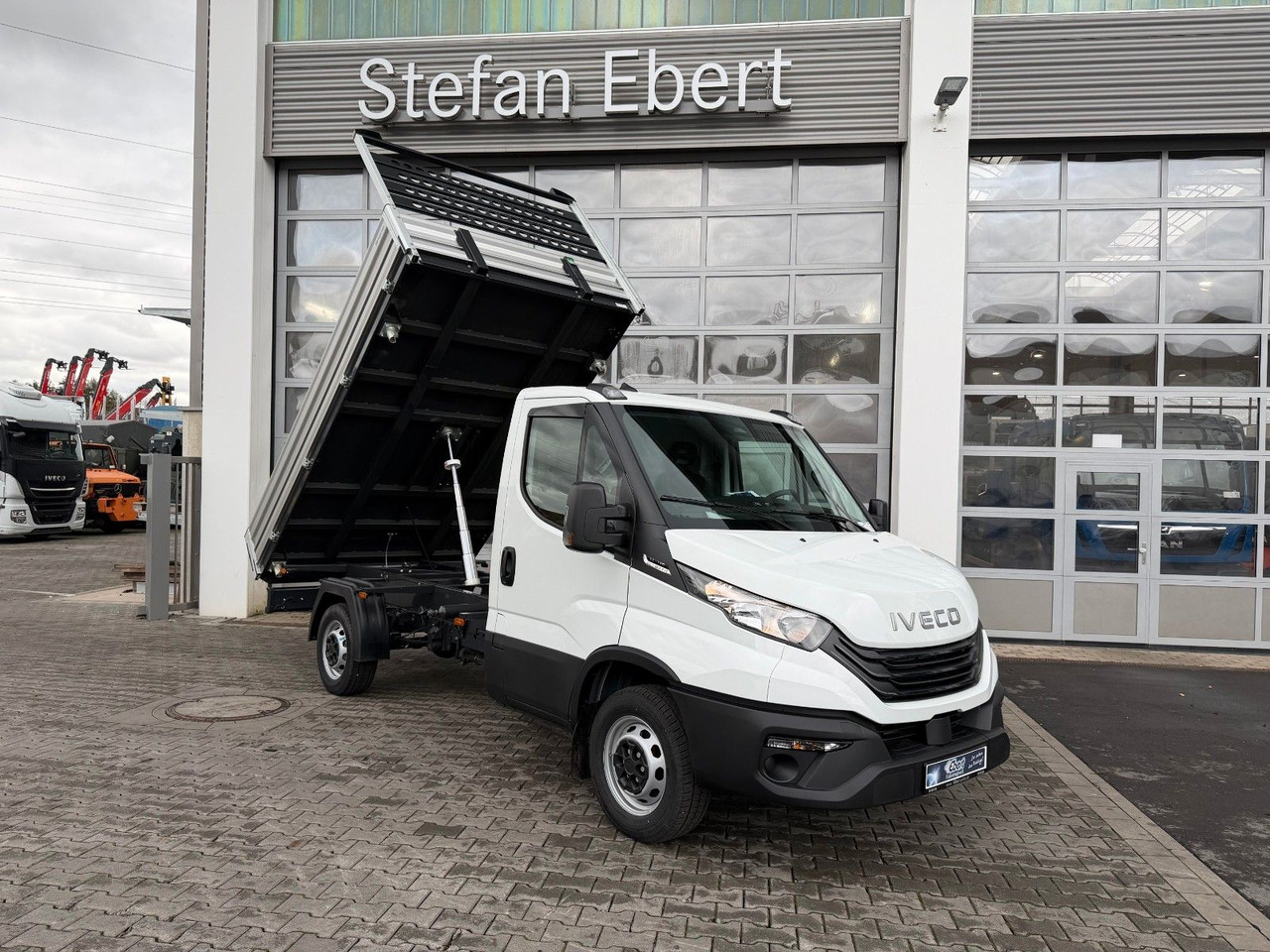 Iveco Daily 35S14 A8*R3.450mm*Automatik*Kamera*2Sitze* - Furgão basculante: foto 1 Iveco Daily 35S14 A8*R3.450mm*Automatik*Kamera*2Sitze* - Furgão basculante: foto 1