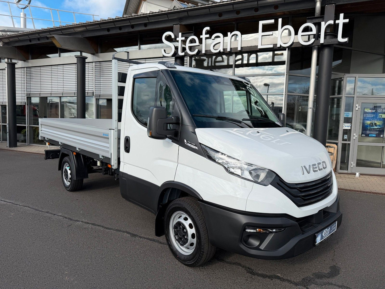 Iveco Daily 35S14 A8 *R3.450mm*Automatik*Klima* 4x - Furgão basculante: foto 1 Iveco Daily 35S14 A8 *R3.450mm*Automatik*Klima* 4x - Furgão basculante: foto 1
