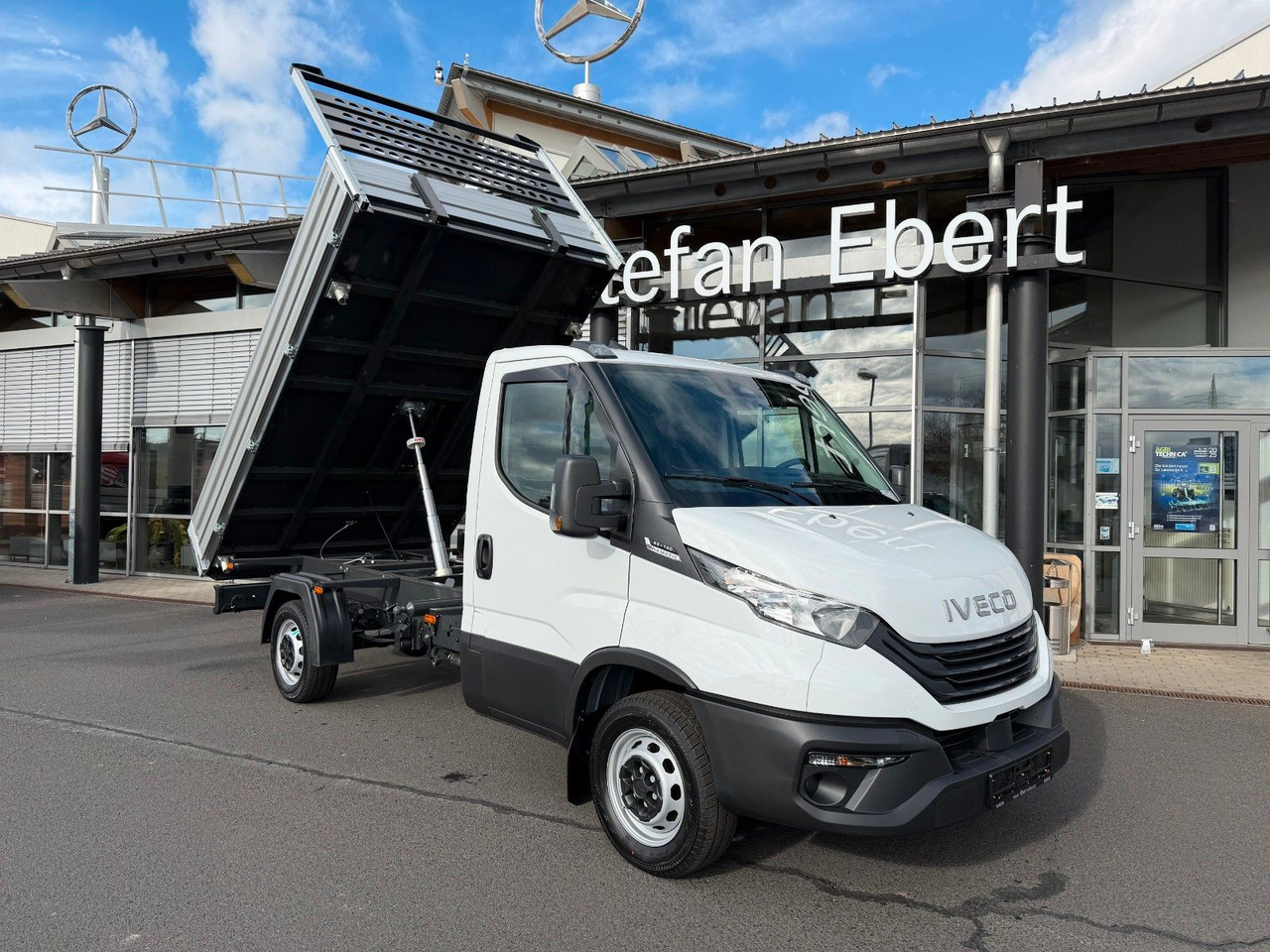 Iveco Daily 35S14 A8 *R3.450mm*Automatik*Klima* 4x - Furgão basculante: foto 2 Iveco Daily 35S14 A8 *R3.450mm*Automatik*Klima* 4x - Furgão basculante: foto 2