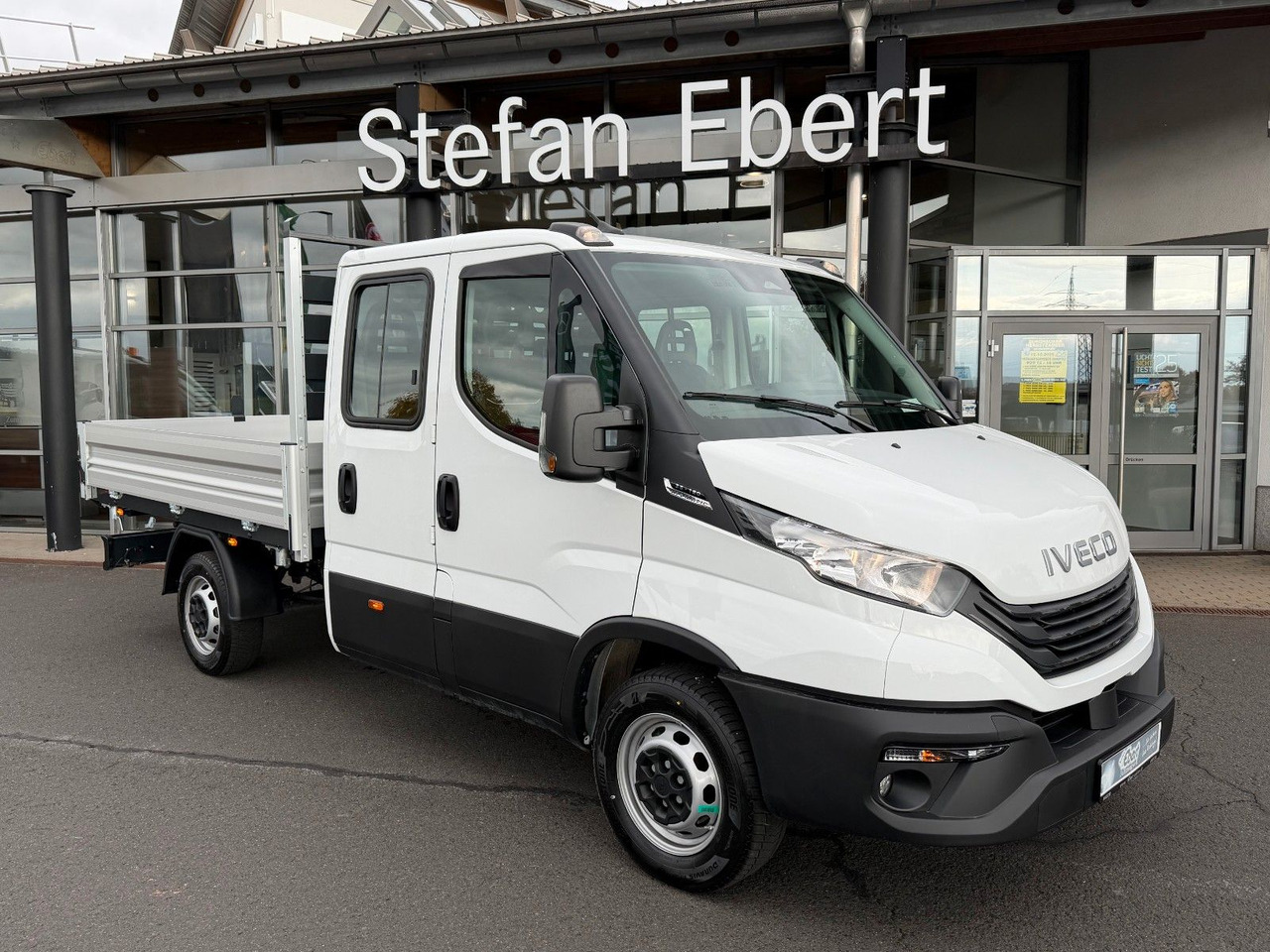 Iveco Daily 35S16 A8 *R.3450mm*Automatik*AHK*7-Sitze* - Furgão basculante, Carrinha cabine dupla: foto 1 Iveco Daily 35S16 A8 *R.3450mm*Automatik*AHK*7-Sitze* - Furgão basculante, Carrinha cabine dupla: foto 1