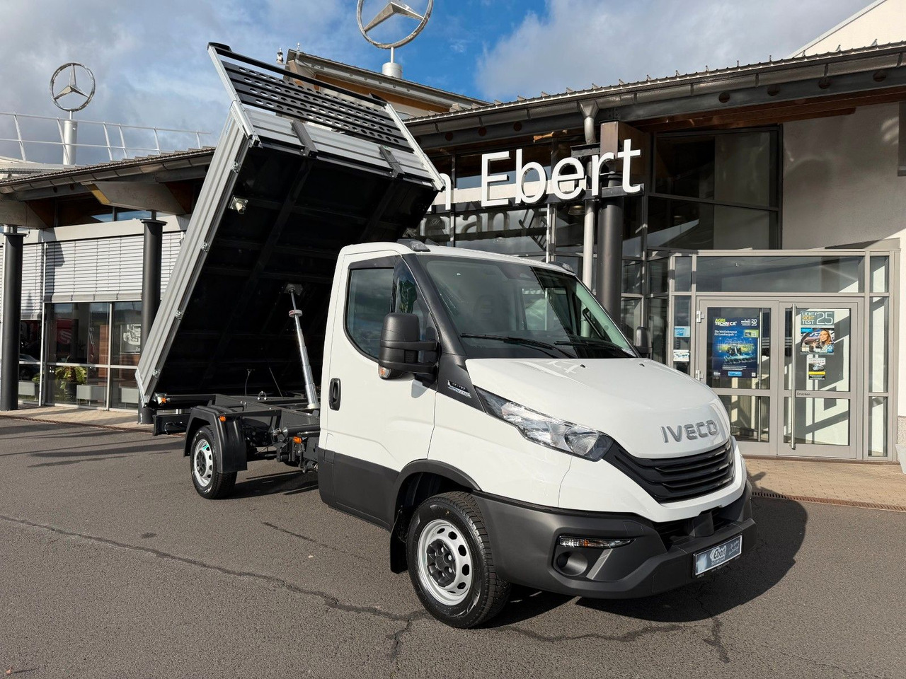 Iveco Daily 35S16 A8 *R3.450mm*Automatik*Klima* 3x - Furgão basculante: foto 1 Iveco Daily 35S16 A8 *R3.450mm*Automatik*Klima* 3x - Furgão basculante: foto 1