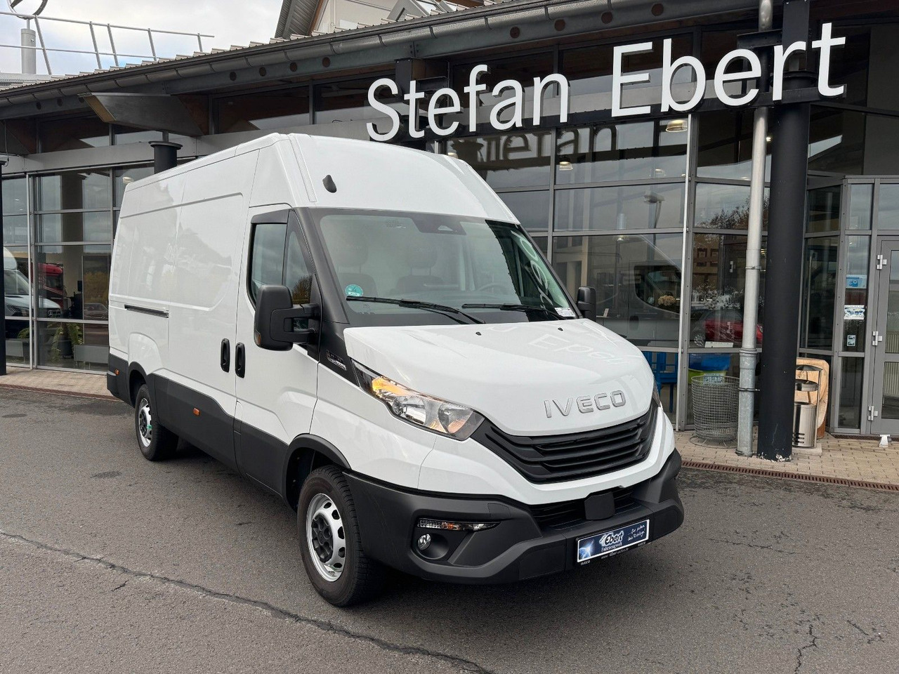 Iveco Daily 35S16 A8 *R3.520mm*Automatik*AHK*ACC* - Furgão: foto 2 Iveco Daily 35S16 A8 *R3.520mm*Automatik*AHK*ACC* - Furgão: foto 2