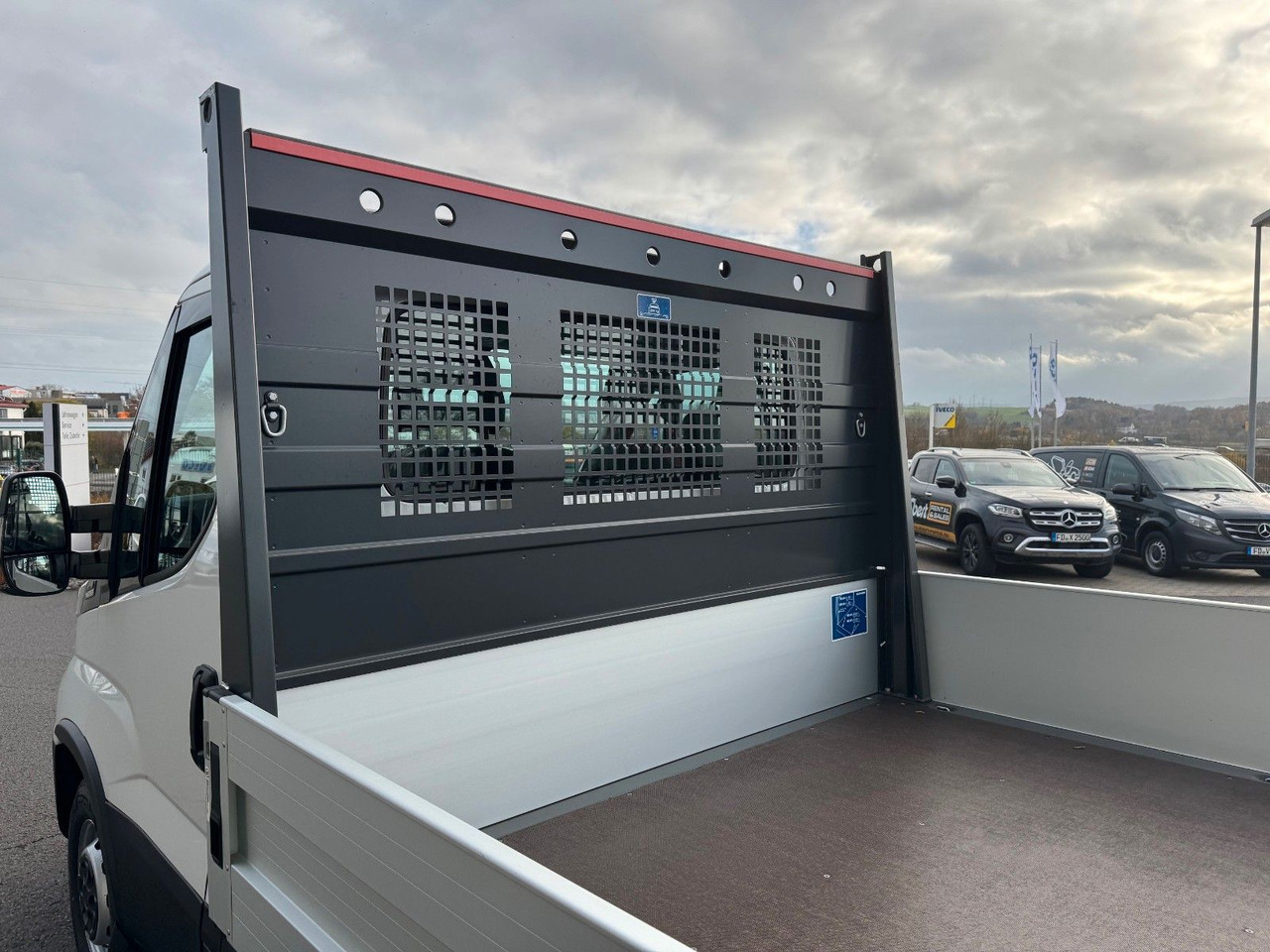 Iveco Daily 35S16 *R.3750mm*Automatik*AHK*Kamera* - Furgão caixa aberta: foto 5 Iveco Daily 35S16 *R.3750mm*Automatik*AHK*Kamera* - Furgão caixa aberta: foto 5