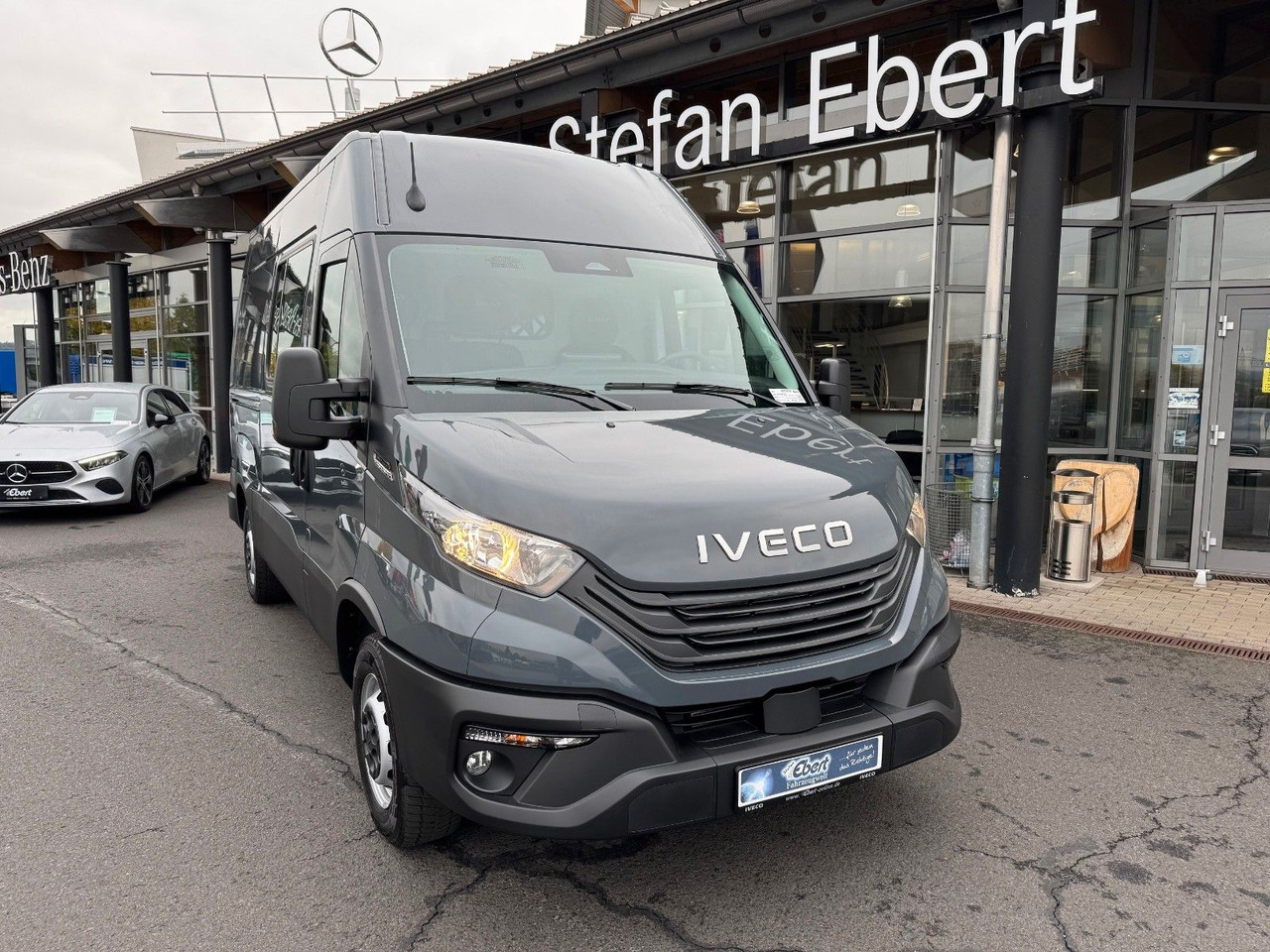 Iveco Daily 35S18HA8 3.0L *R3.520mm*AHK*2xSchiebetür* - Furgão: foto 2 Iveco Daily 35S18HA8 3.0L *R3.520mm*AHK*2xSchiebetür* - Furgão: foto 2