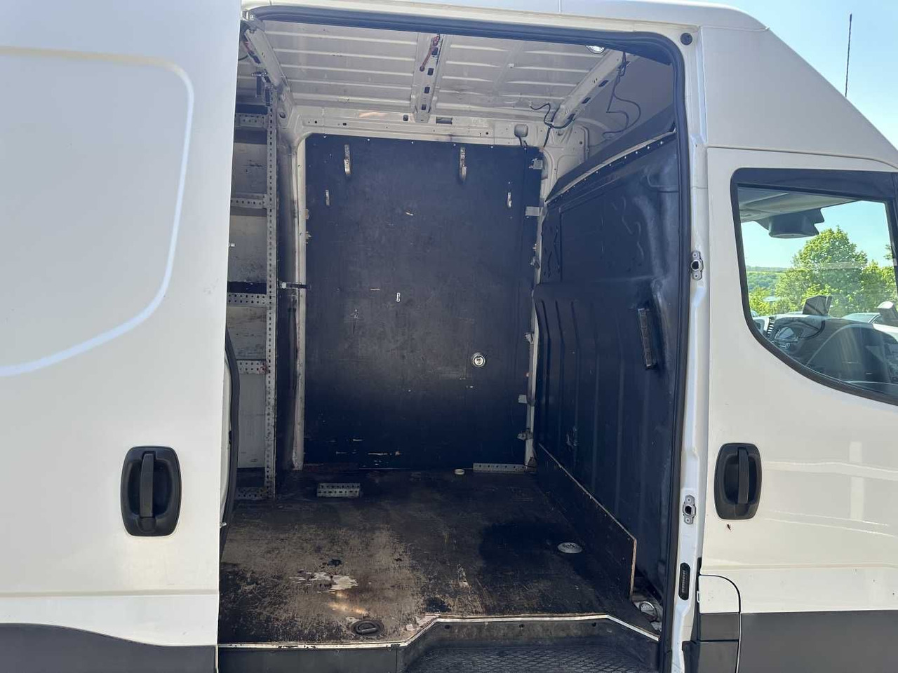 Iveco Daily 50C16 R4.100mm *AHK*Automatik*Ladekran* - Furgão: foto 5 Iveco Daily 50C16 R4.100mm *AHK*Automatik*Ladekran* - Furgão: foto 5