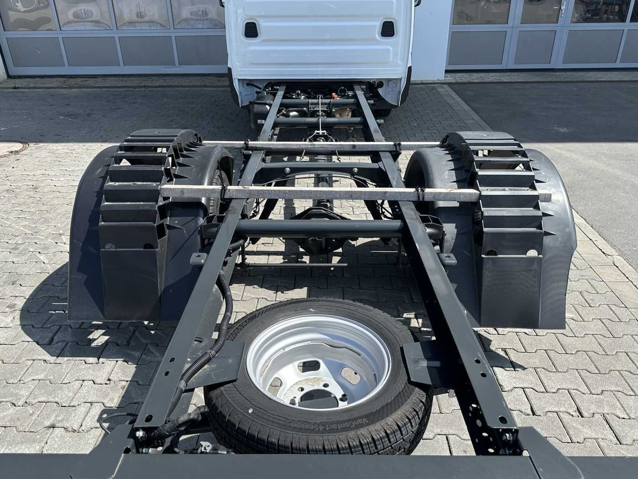 Iveco Daily 50C18 H 3.0L *R4.350mm*Klima* - Caminhão chassi: foto 5 Iveco Daily 50C18 H 3.0L *R4.350mm*Klima* - Caminhão chassi: foto 5