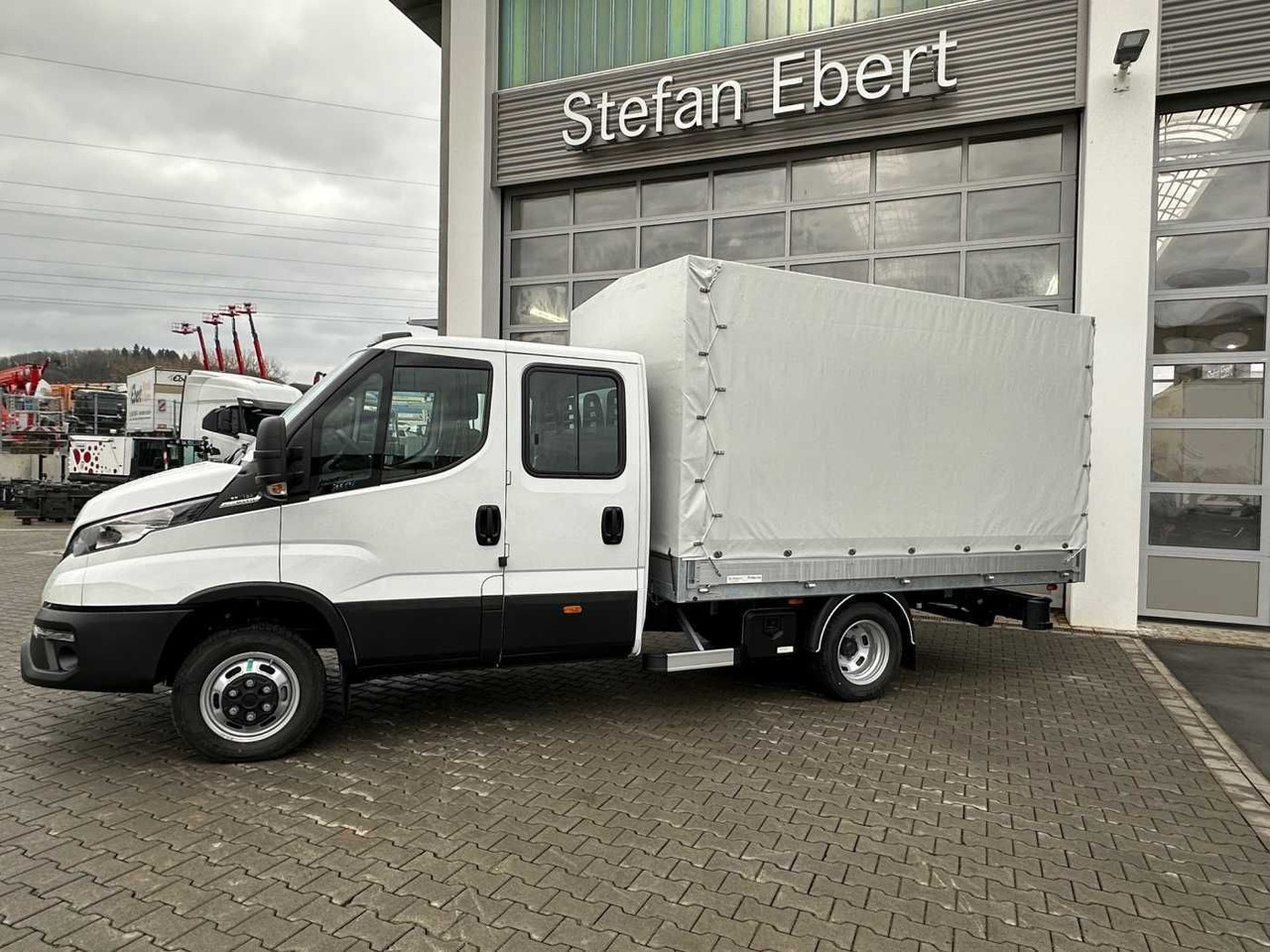 Iveco Daily 50C18H A8 DoKa *AHK*Automatik*7-Sitze* - Furgão caixa aberta, Carrinha cabine dupla: foto 4 Iveco Daily 50C18H A8 DoKa *AHK*Automatik*7-Sitze* - Furgão caixa aberta, Carrinha cabine dupla: foto 4
