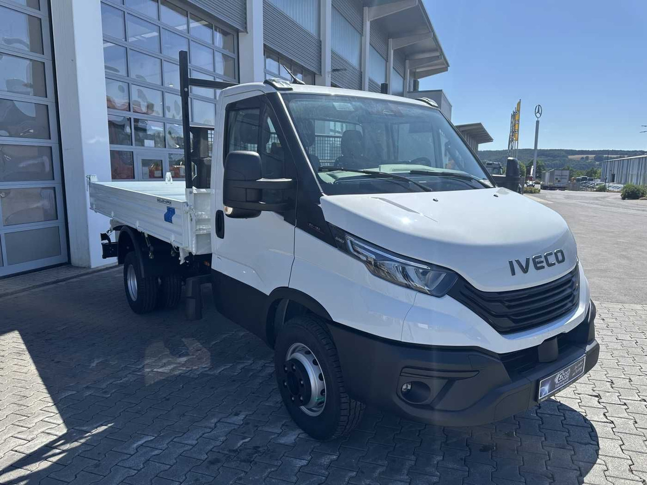 Iveco Daily 60C18H Kipper *R3.450mm*Kamera*2xAHK* - Furgão basculante: foto 3 Iveco Daily 60C18H Kipper *R3.450mm*Kamera*2xAHK* - Furgão basculante: foto 3