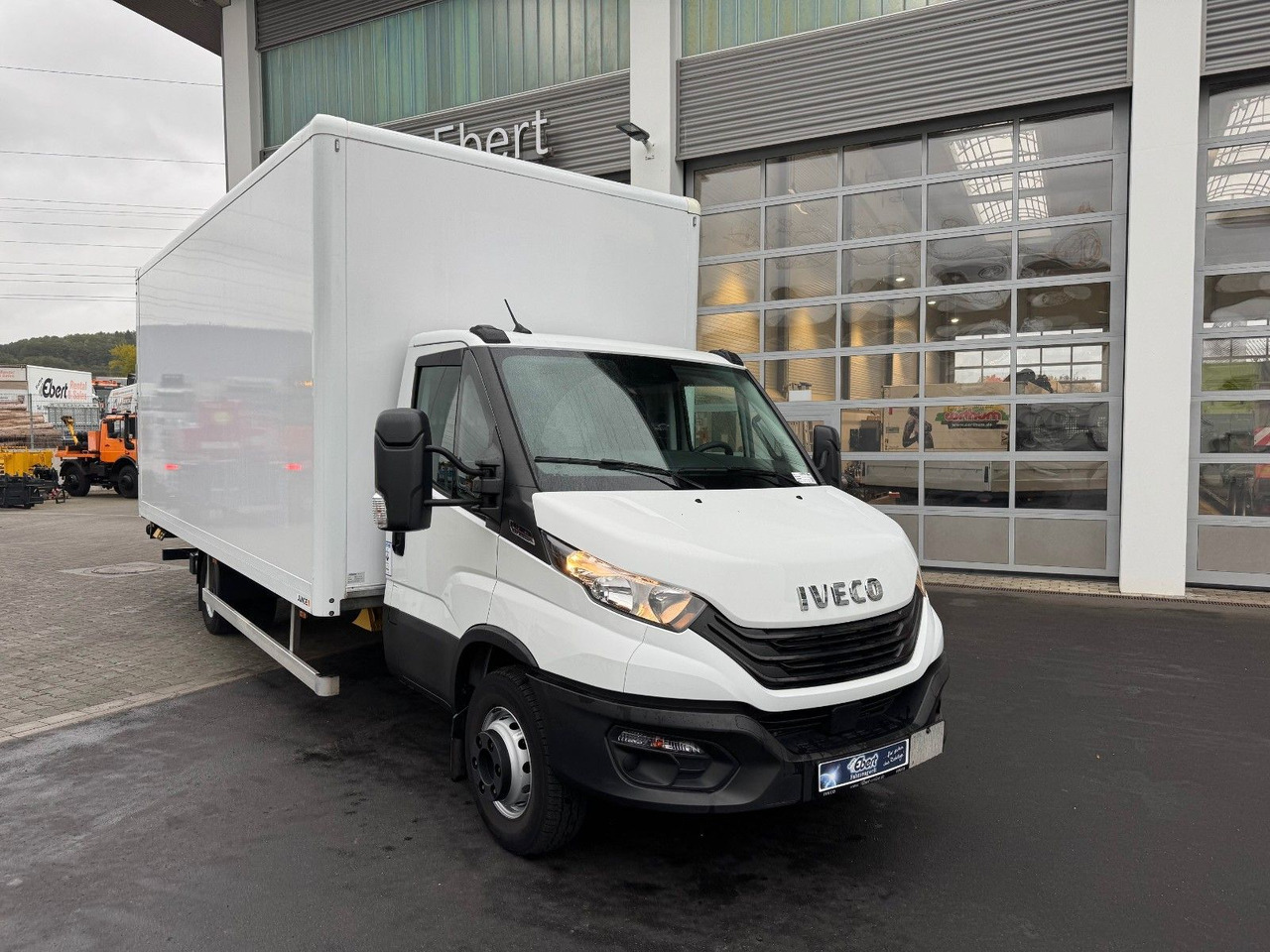Iveco Daily 70C18 A8 *Koffer*LBW*Automatik* - Carrinha de contentor: foto 2 Iveco Daily 70C18 A8 *Koffer*LBW*Automatik* - Carrinha de contentor: foto 2