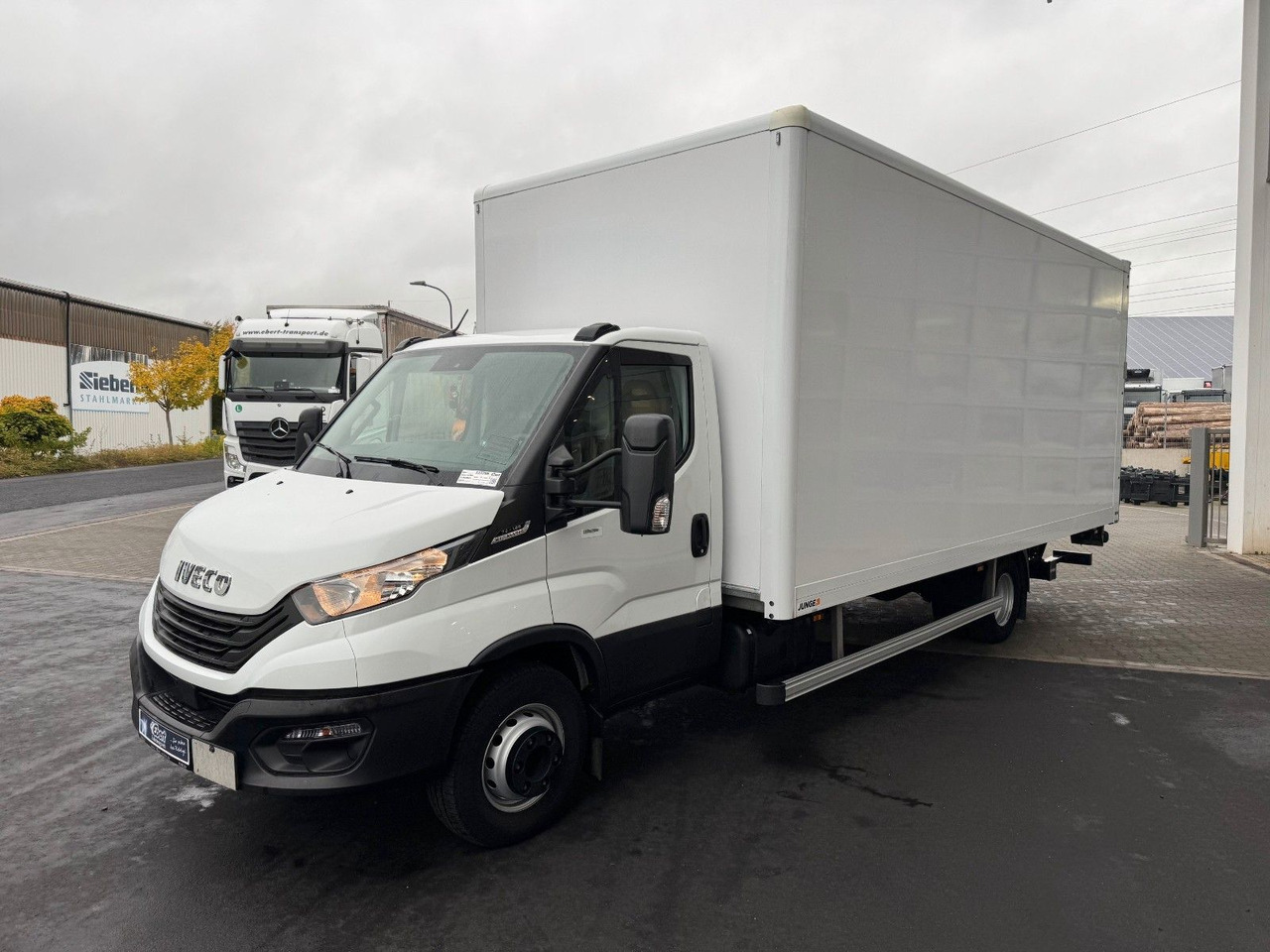 Iveco Daily 70C18 A8 *Koffer*LBW*Automatik* - Carrinha de contentor: foto 4 Iveco Daily 70C18 A8 *Koffer*LBW*Automatik* - Carrinha de contentor: foto 4